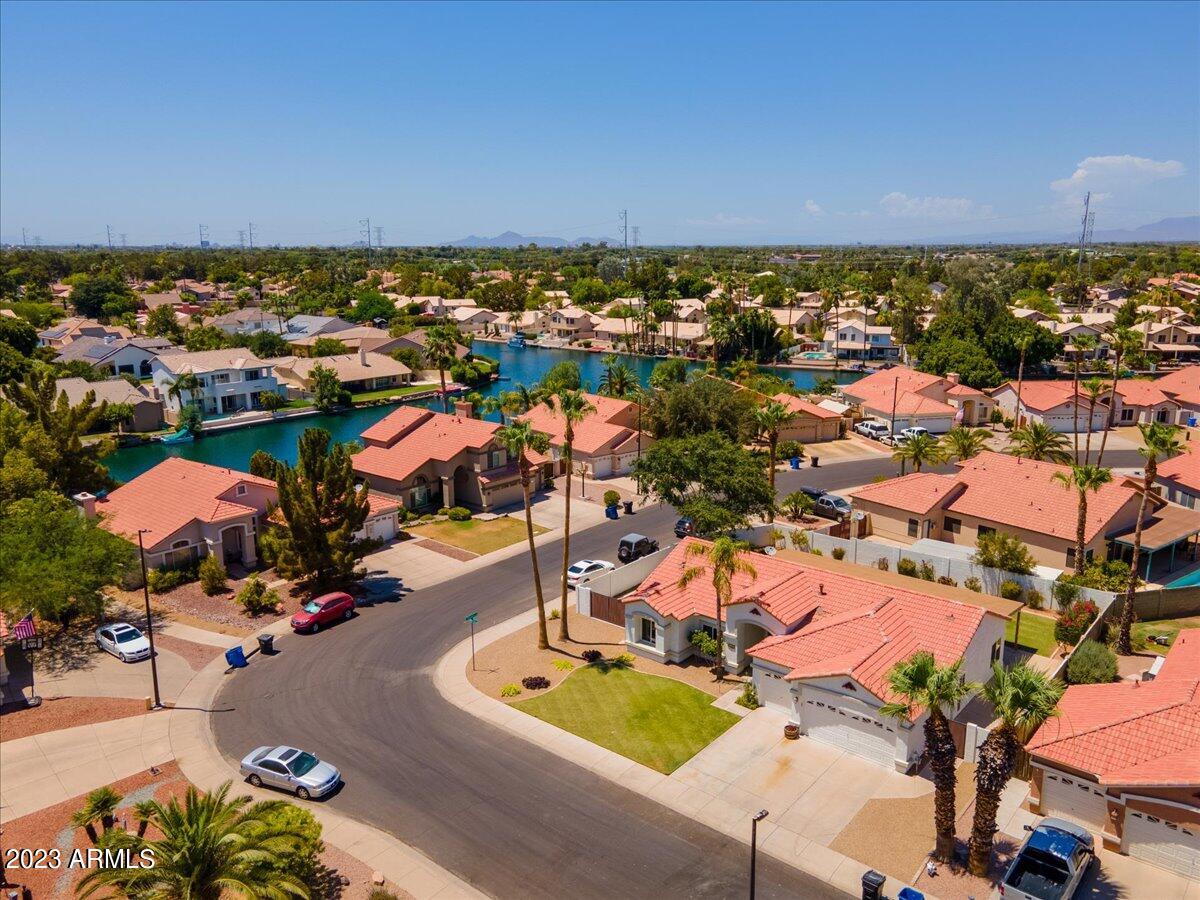 1224 E TRADEWIND Drive