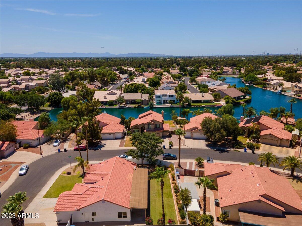 1224 E TRADEWIND Drive