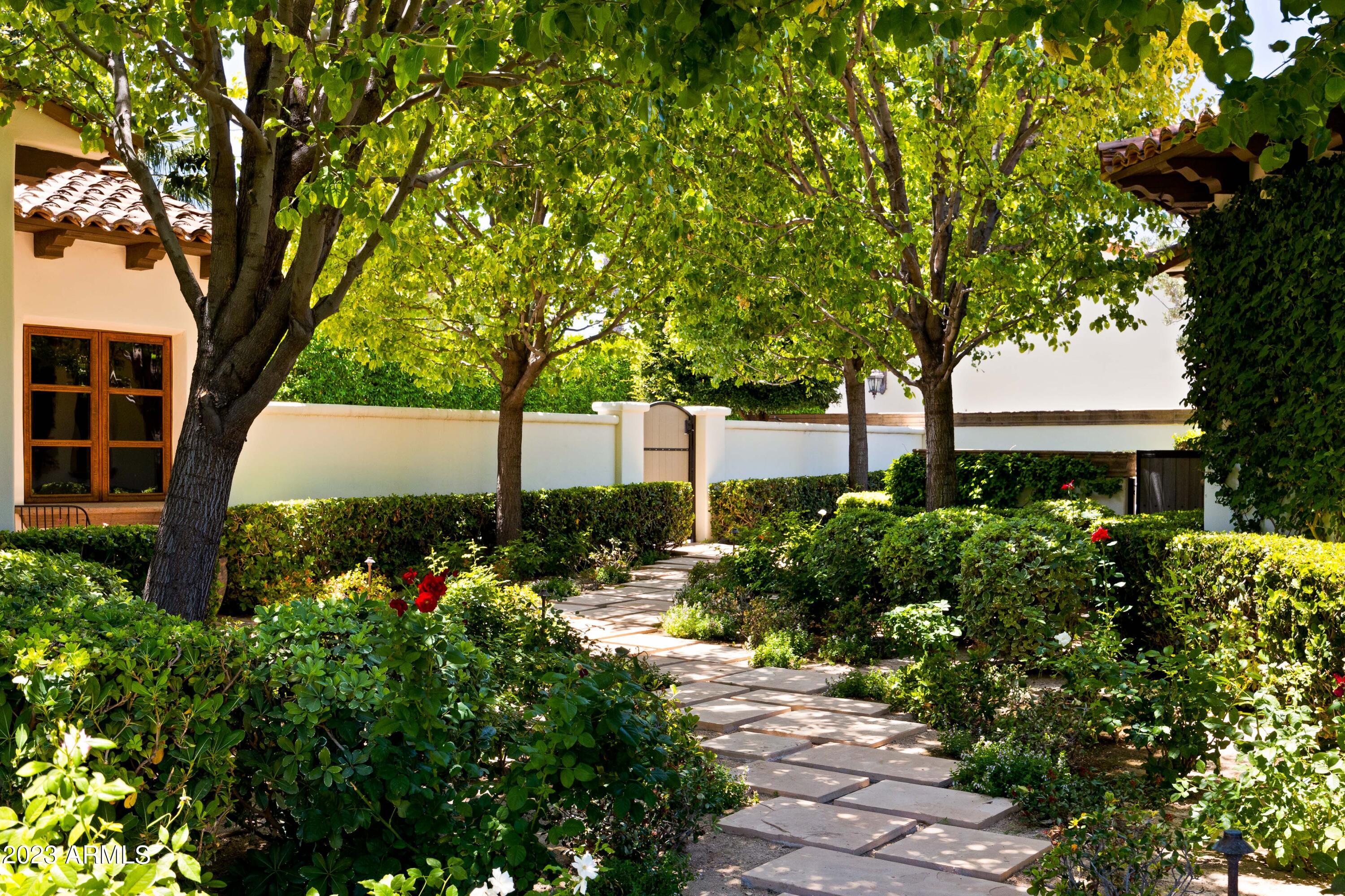 5575 N CASA BLANCA Drive