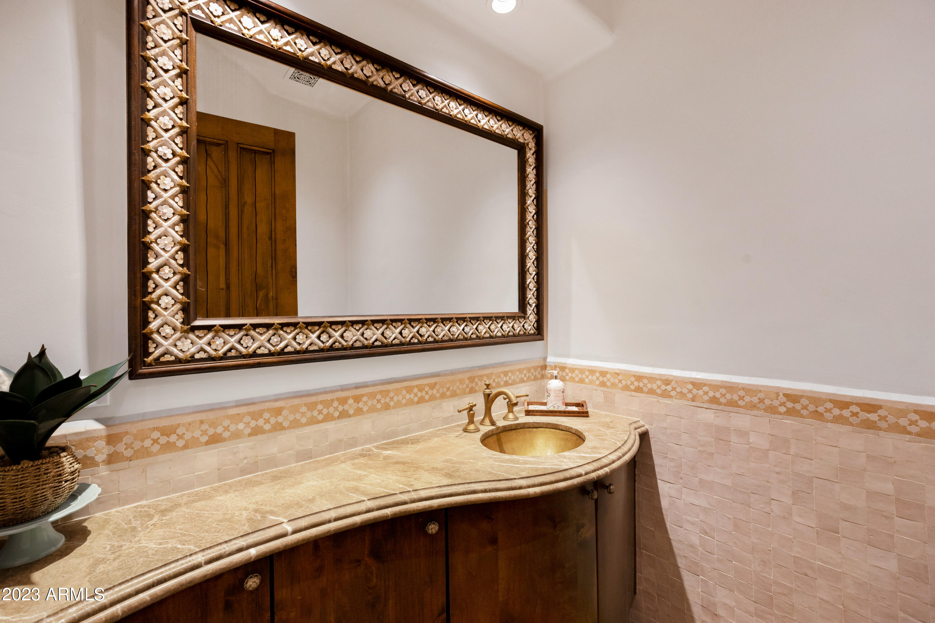 5575 N CASA BLANCA Drive