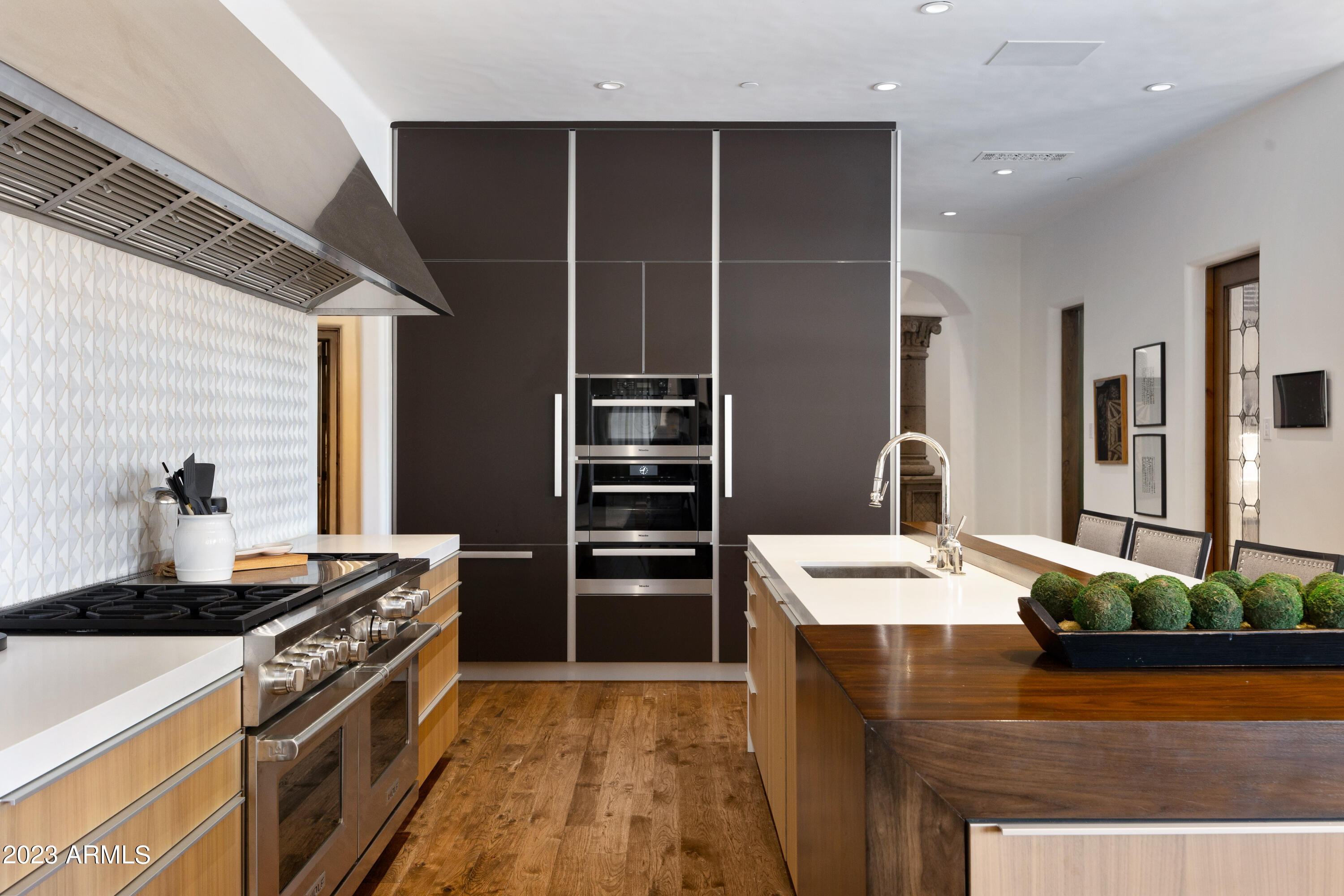 5575 N CASA BLANCA Drive