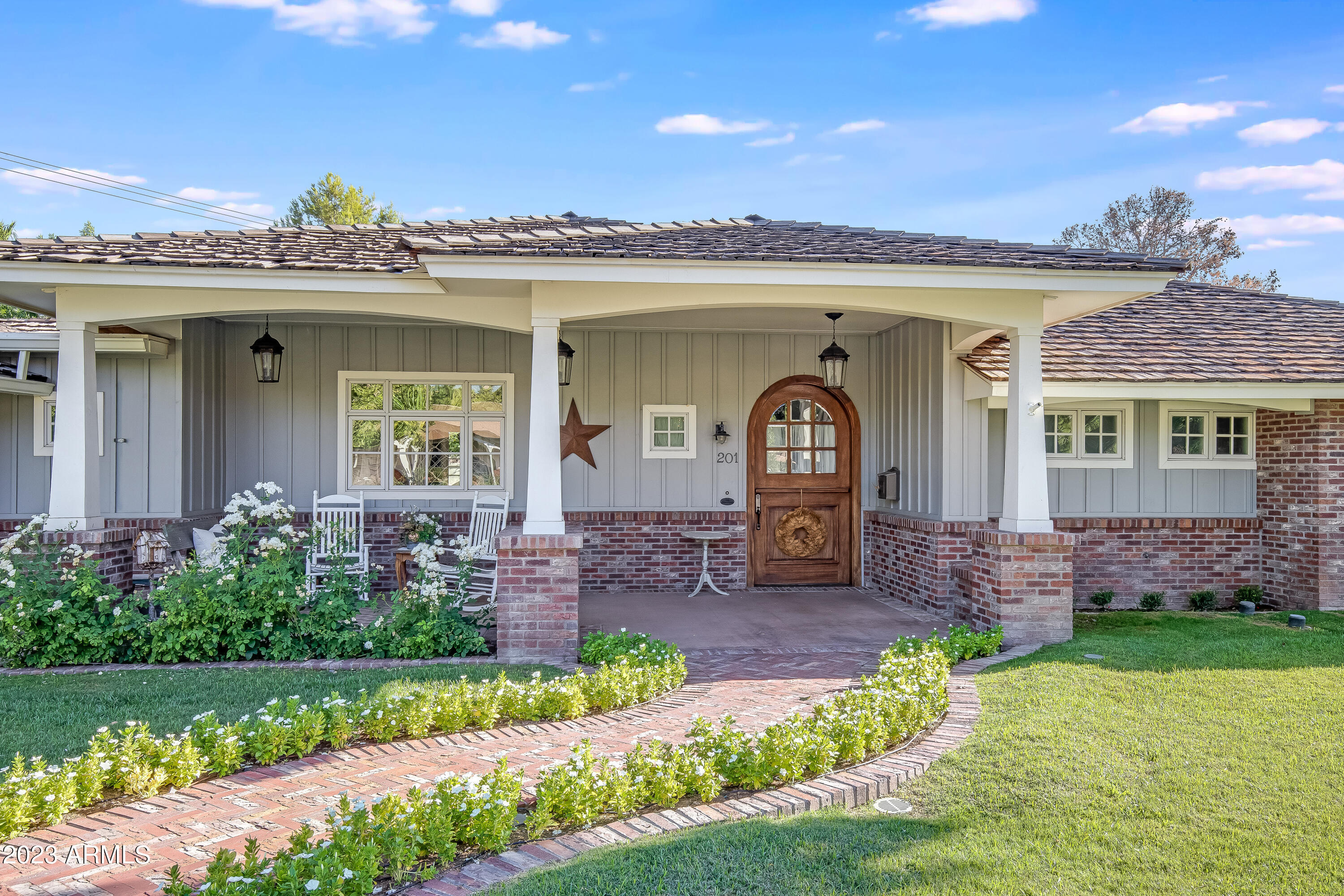 201 W LAMAR Road