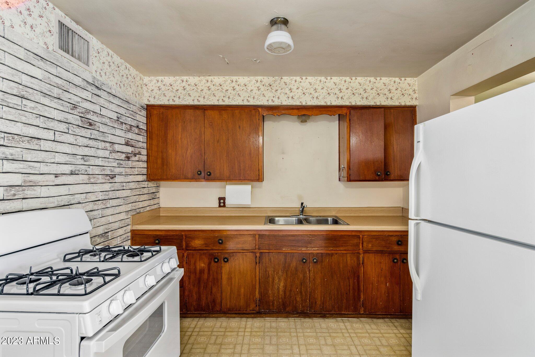 4148 N 43RD Street