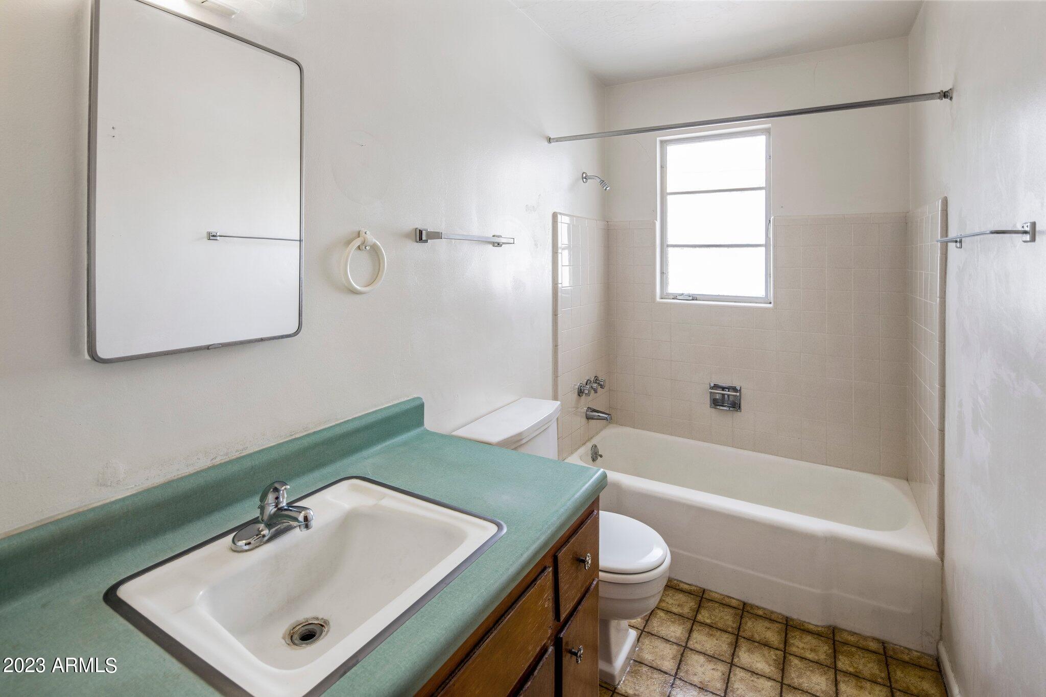 4148 N 43RD Street