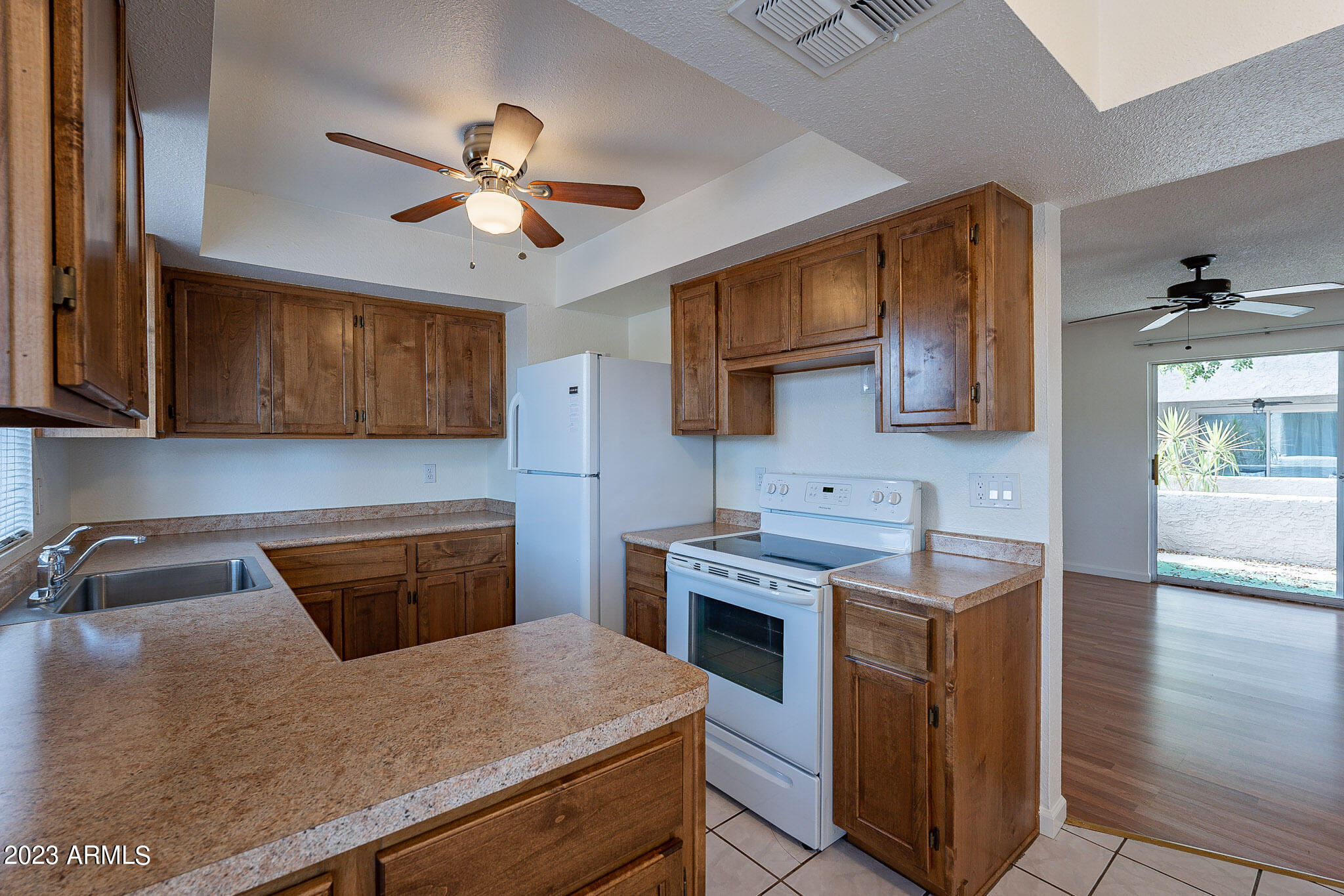 4444 E PARADISE VILLAGE Parkway N Unit: 101