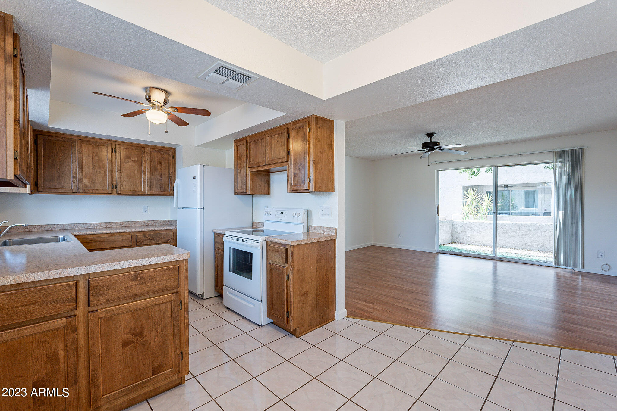 4444 E PARADISE VILLAGE Parkway N Unit: 101