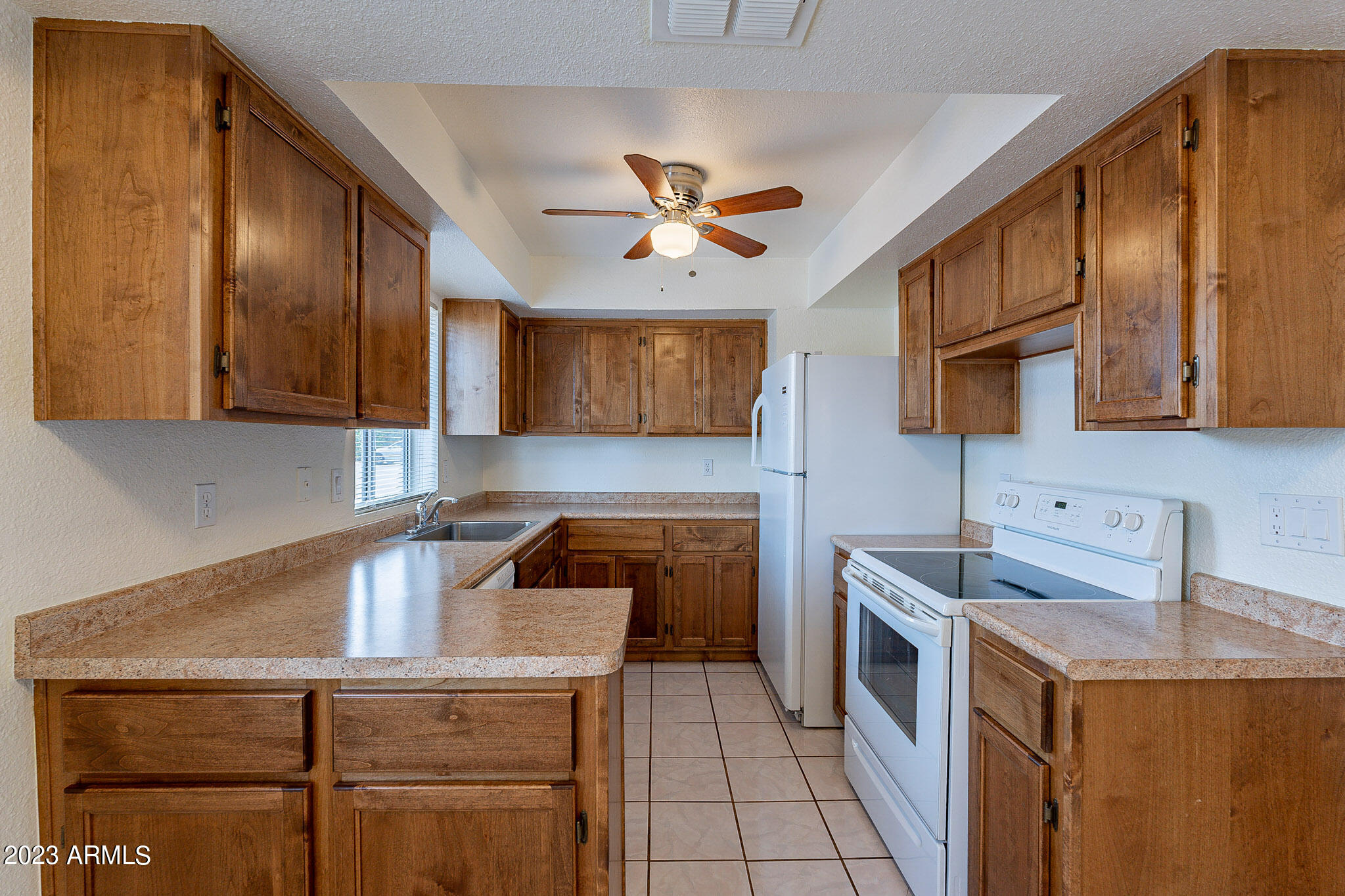 4444 E PARADISE VILLAGE Parkway N Unit: 101