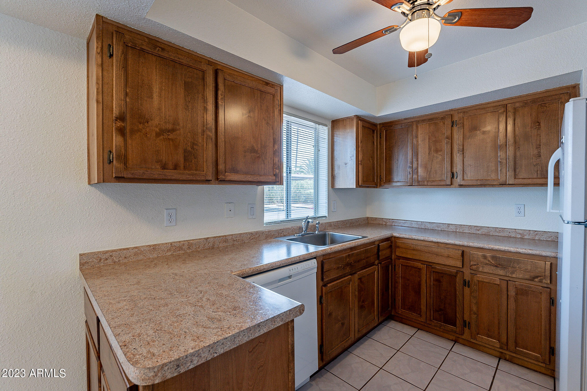 4444 E PARADISE VILLAGE Parkway N Unit: 101