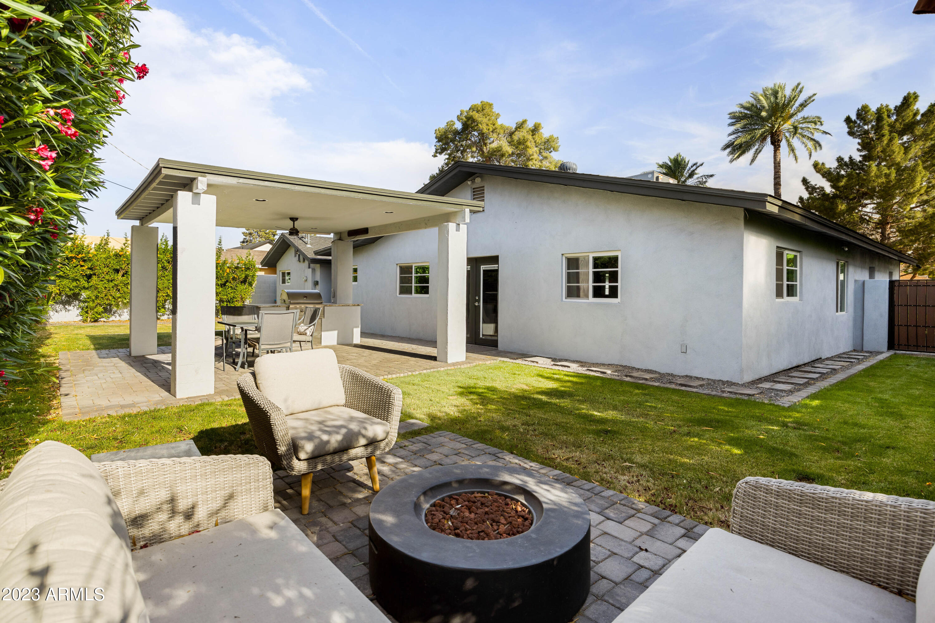 4008 E FAIRMOUNT Avenue