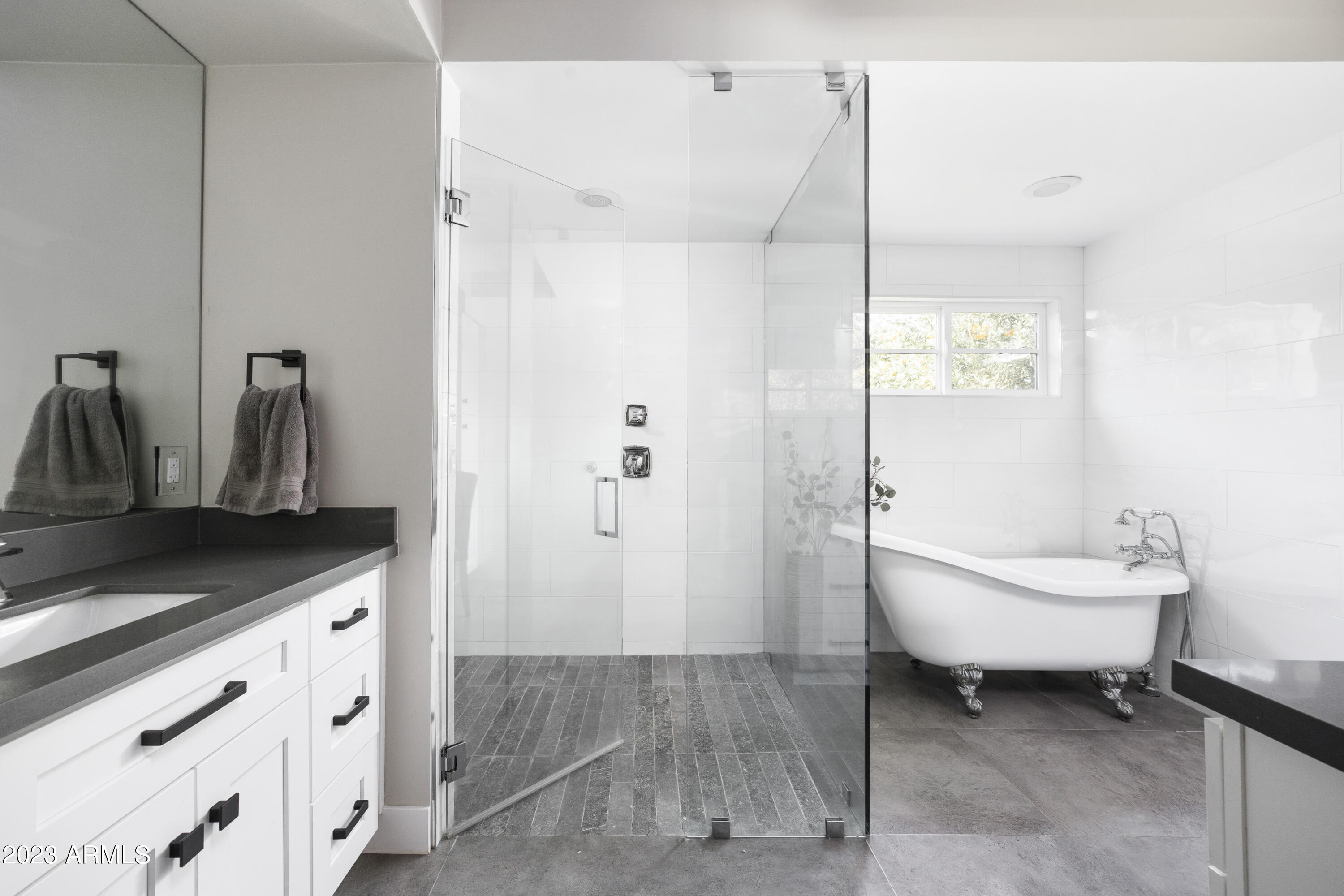 4008 E FAIRMOUNT Avenue