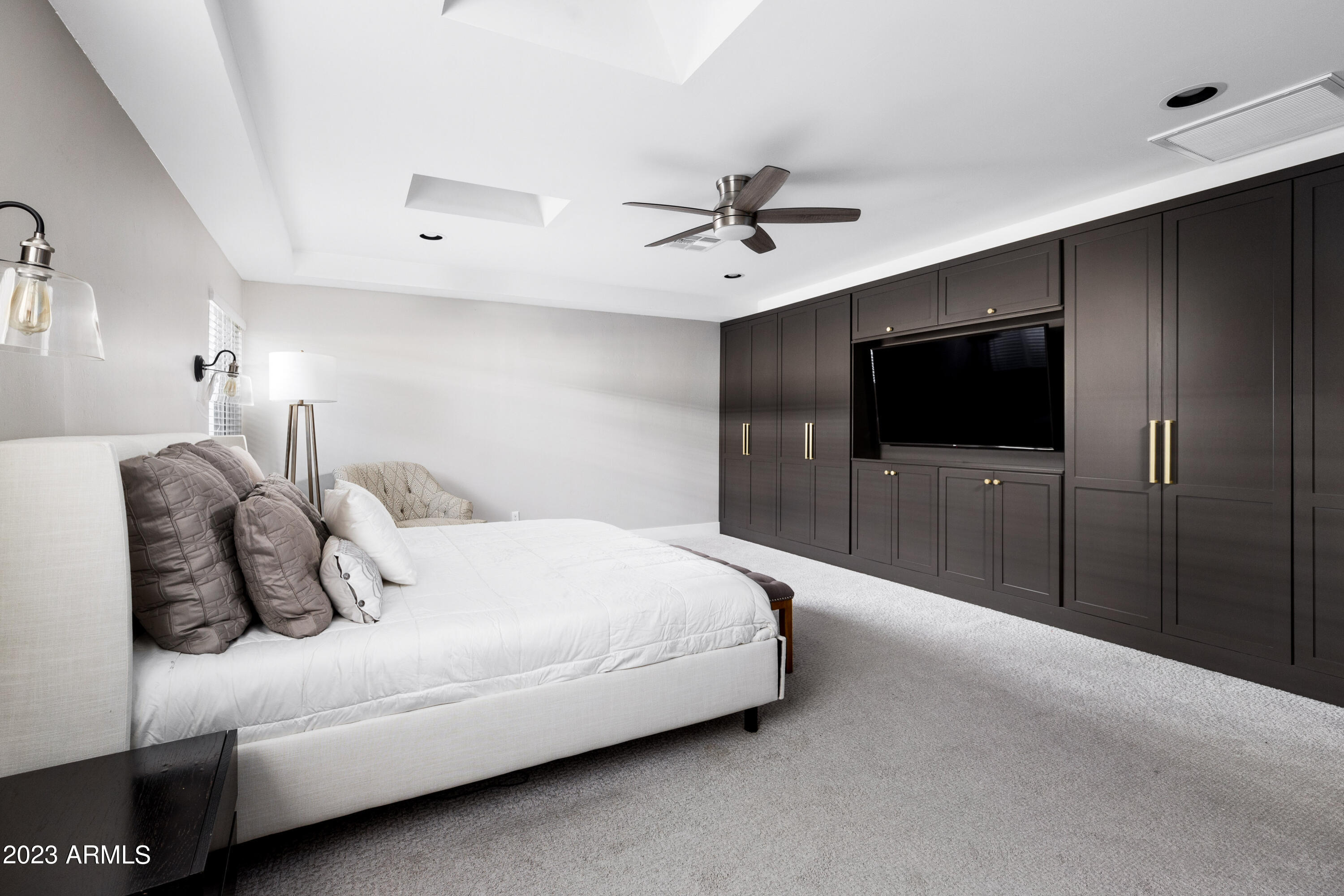 4008 E FAIRMOUNT Avenue