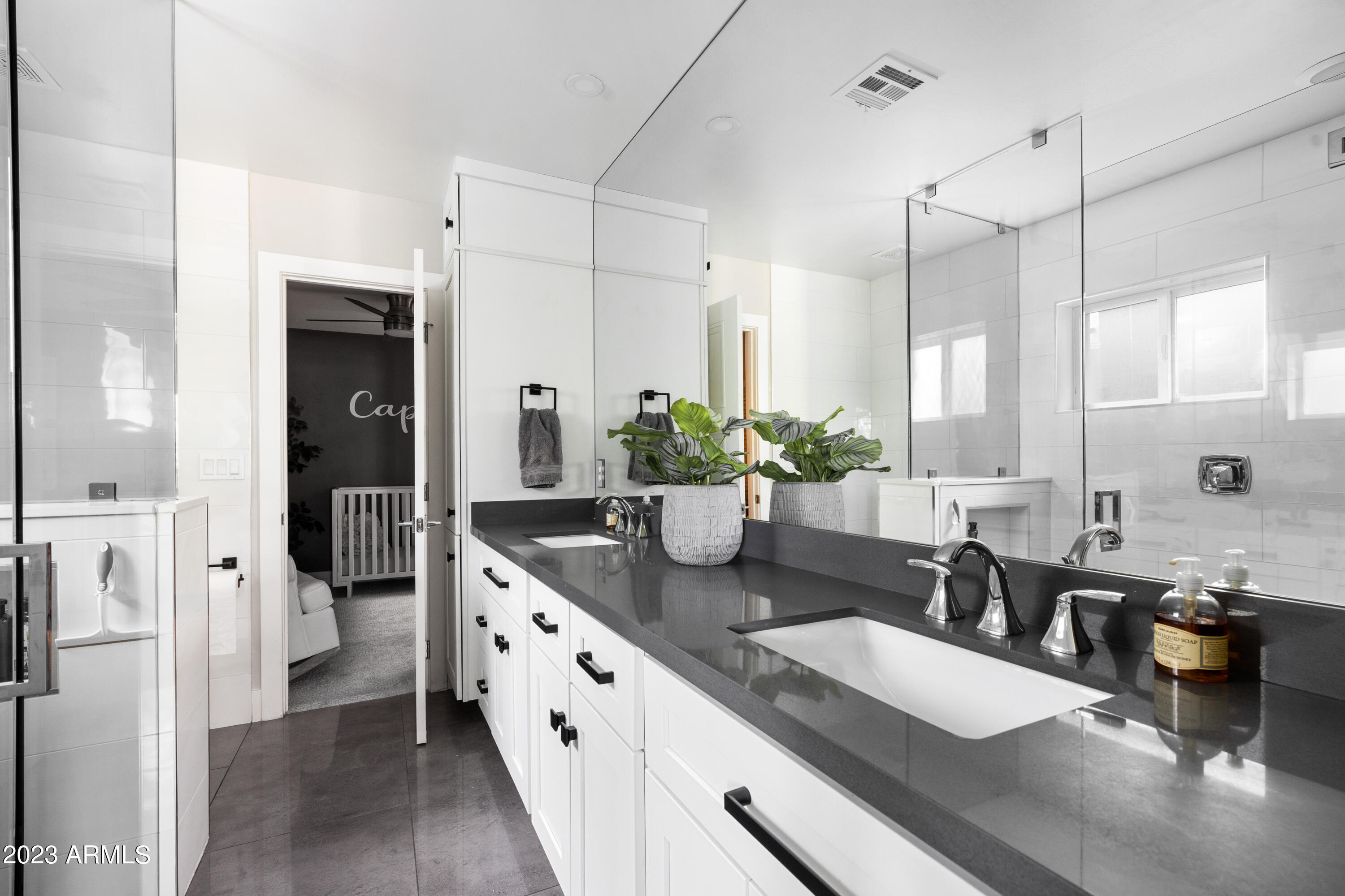 4008 E FAIRMOUNT Avenue