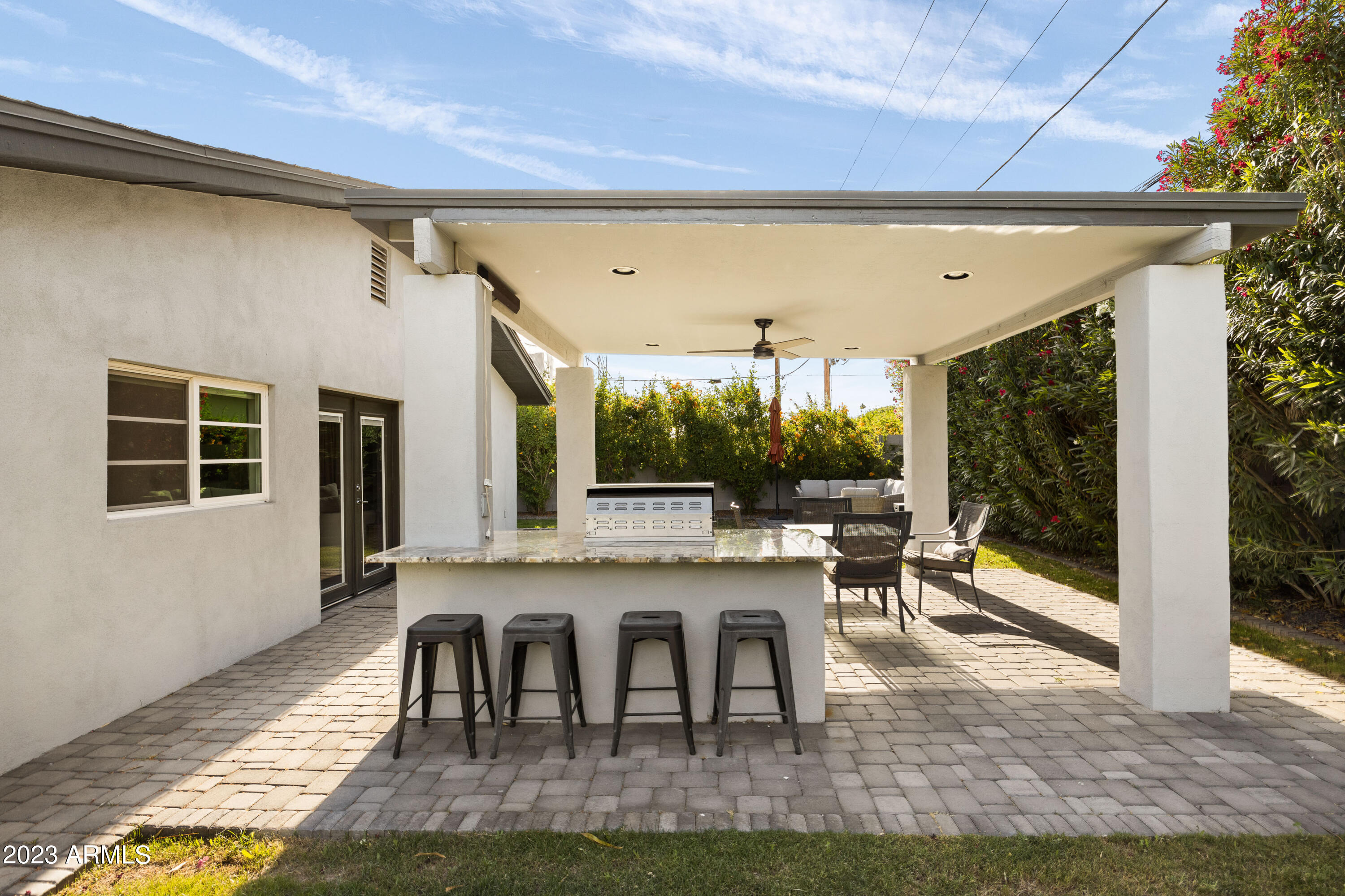 4008 E FAIRMOUNT Avenue