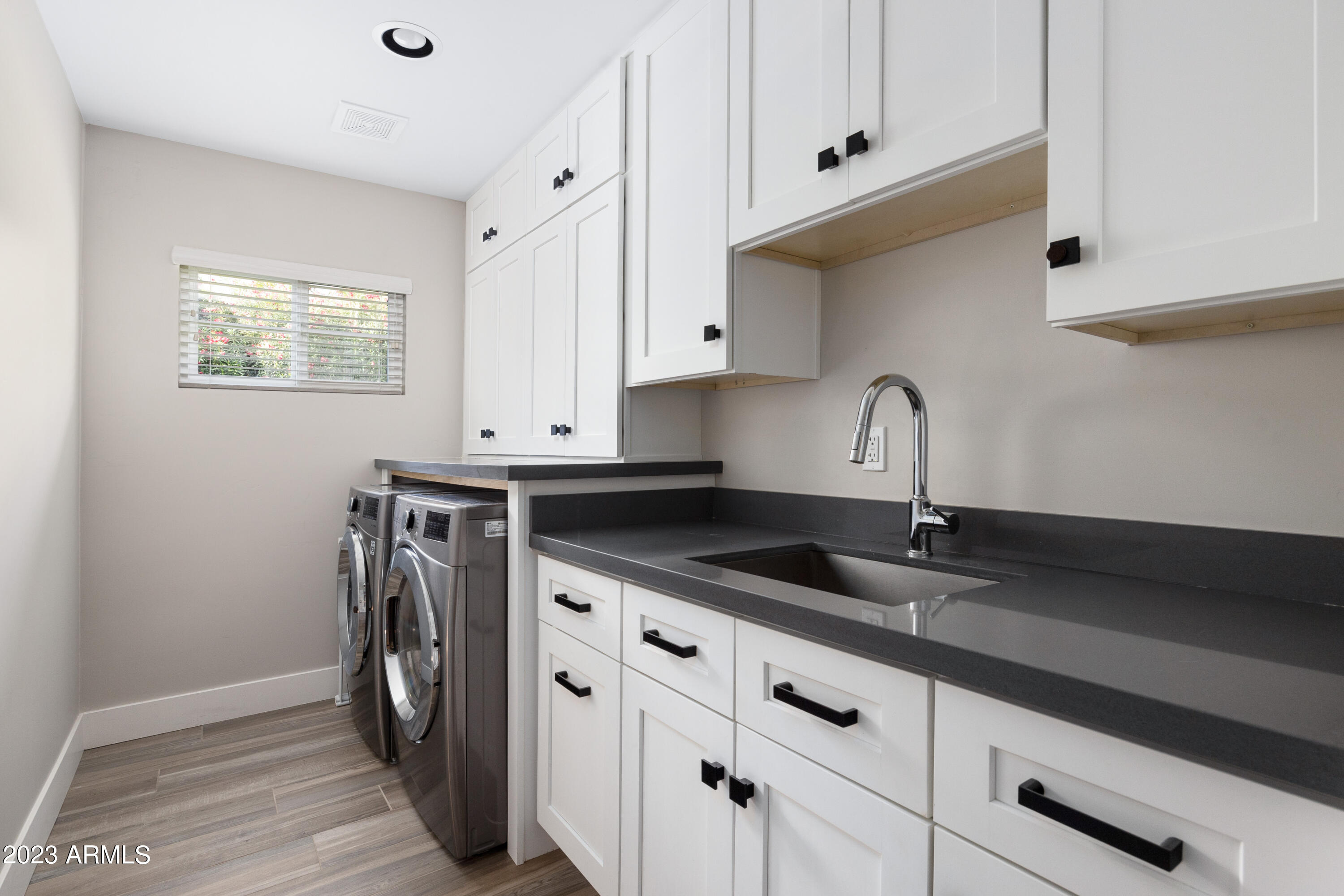 4008 E FAIRMOUNT Avenue