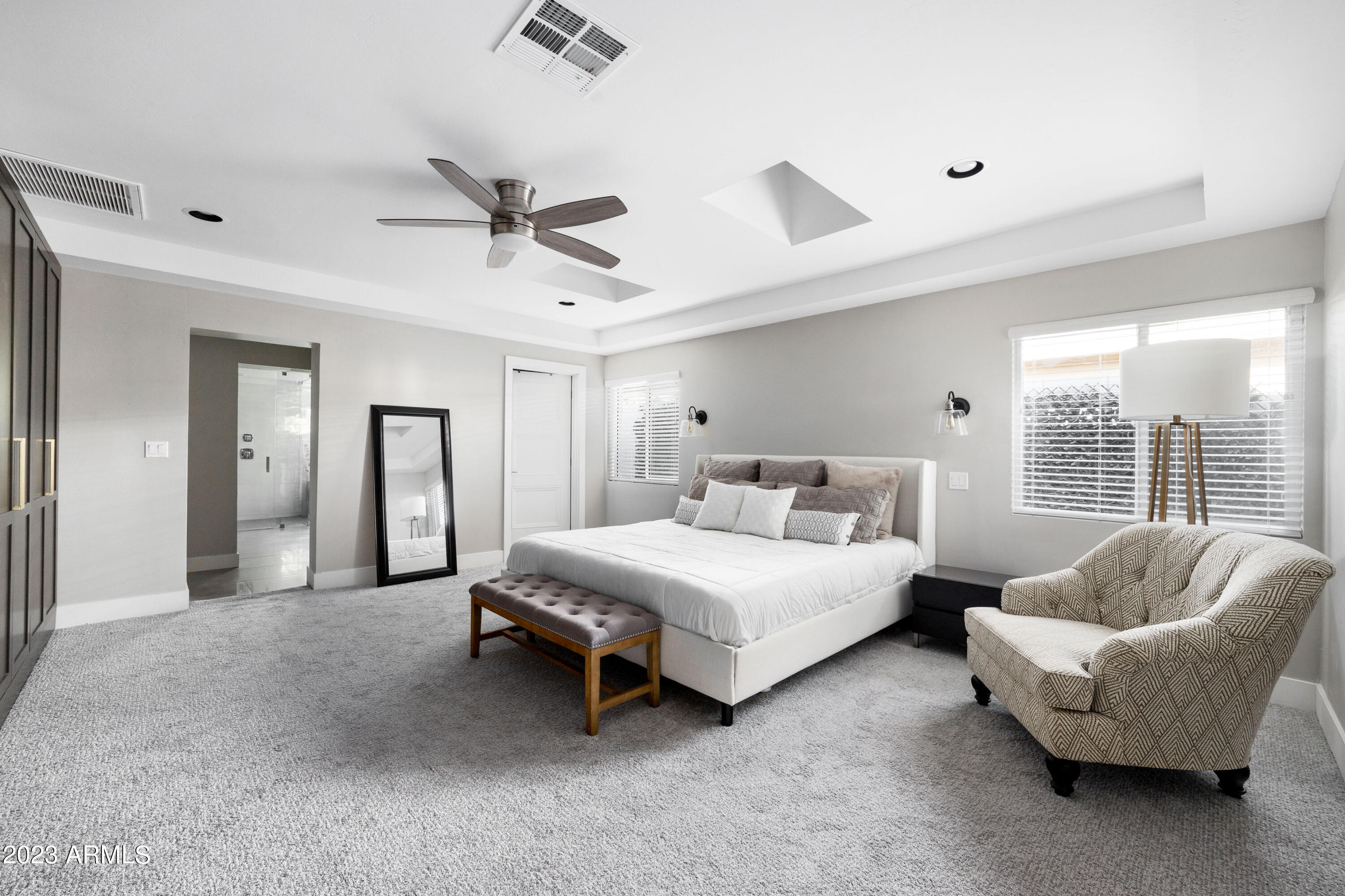 4008 E FAIRMOUNT Avenue