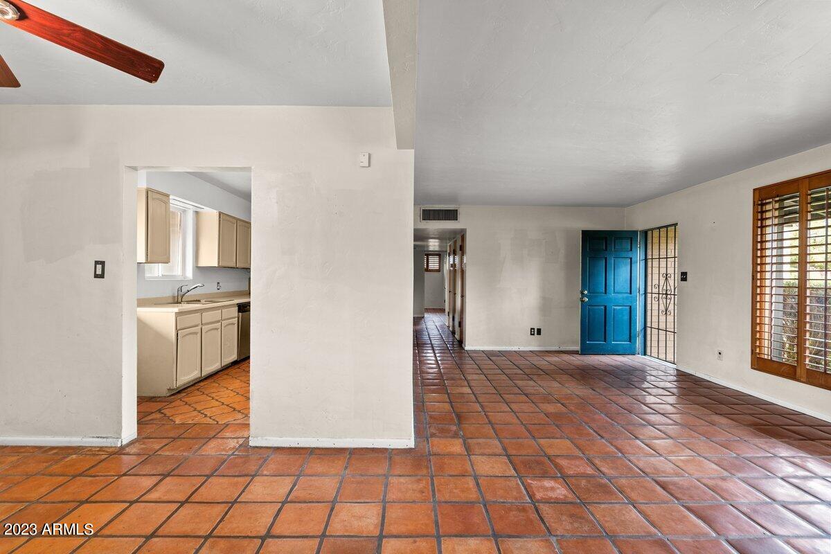 331 E PIERSON Street