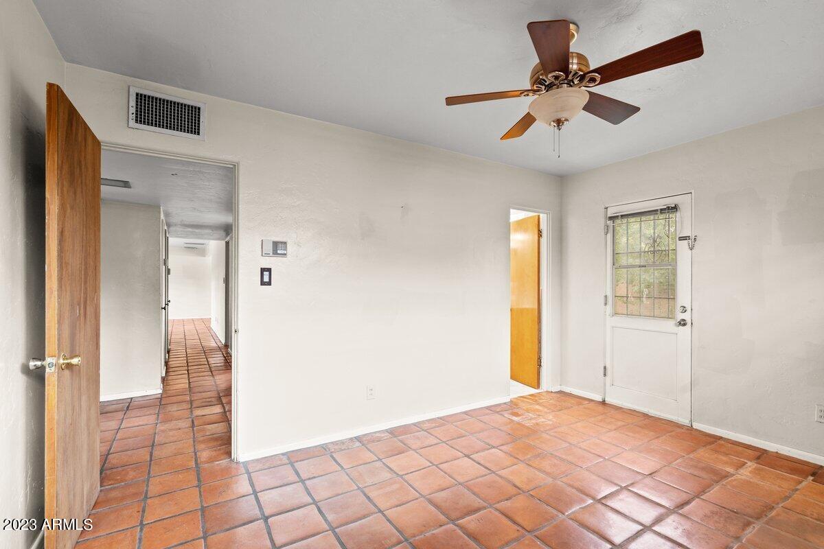 331 E PIERSON Street