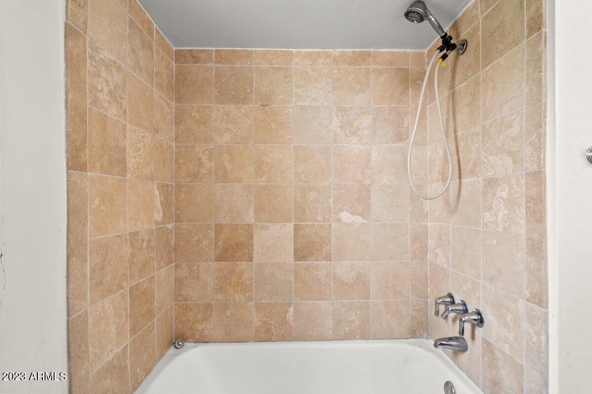 331 E PIERSON Street