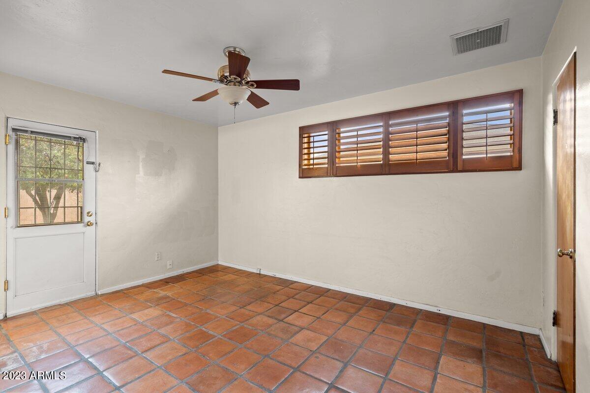 331 E PIERSON Street