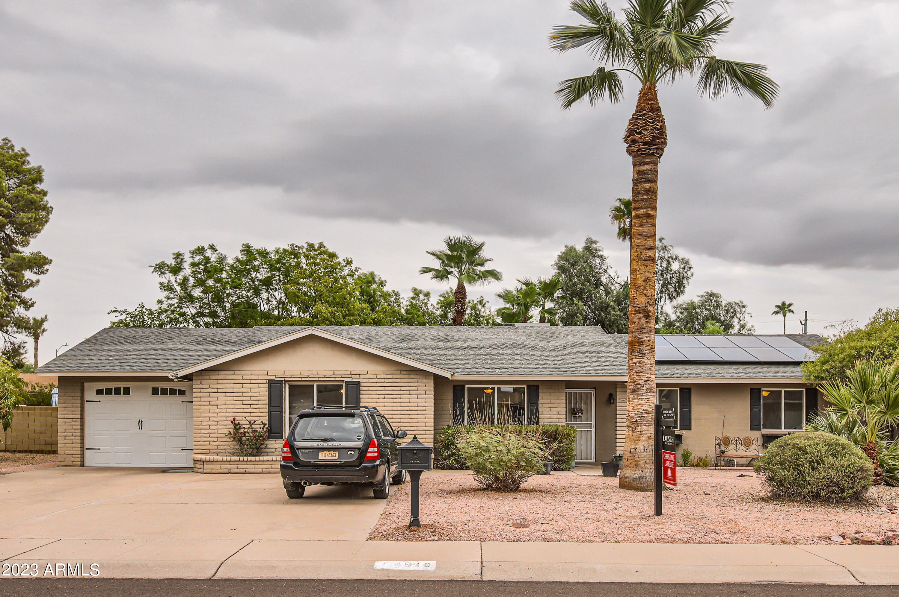 4910 E PARADISE Drive