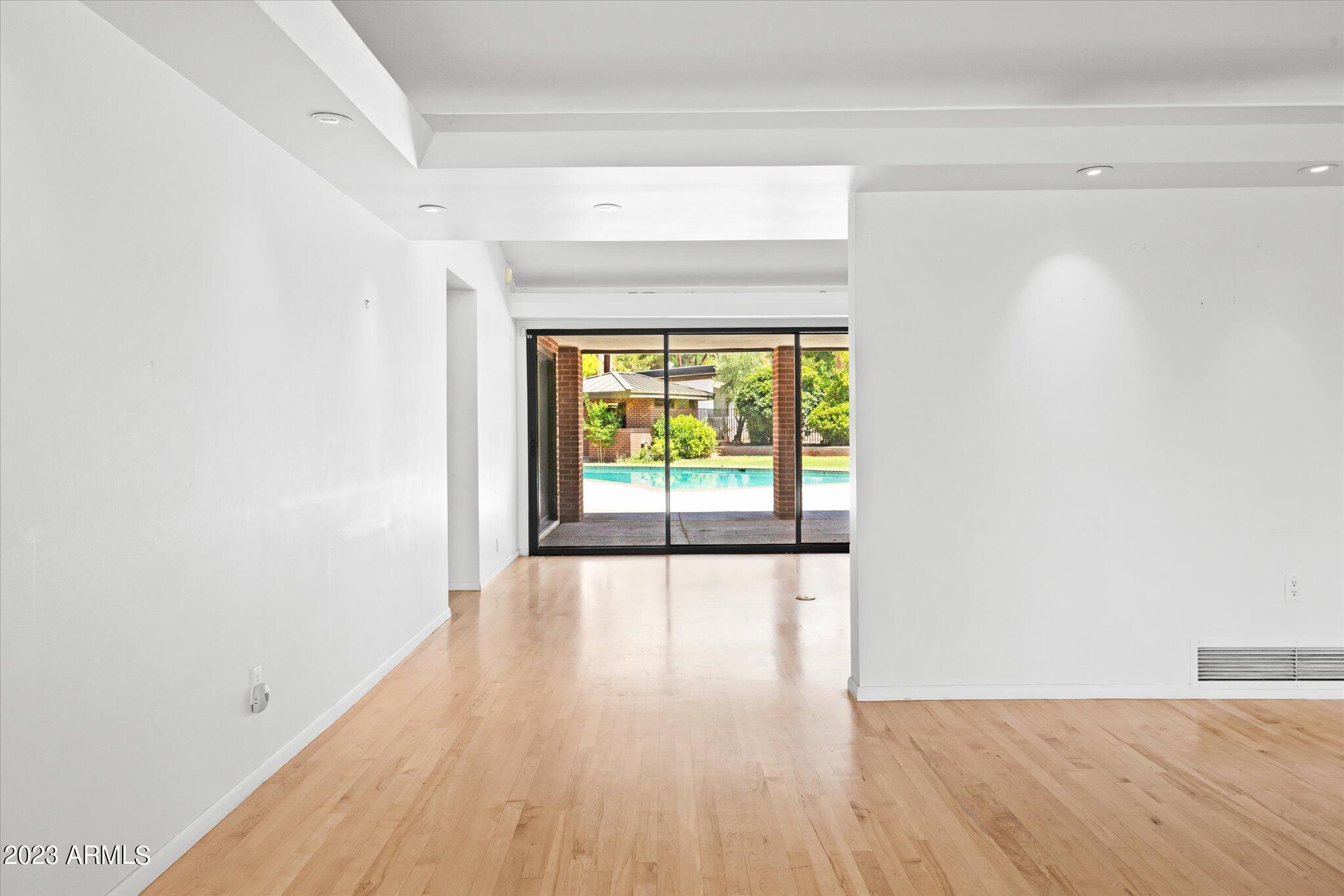 4828 E CALLE DEL MEDIO --