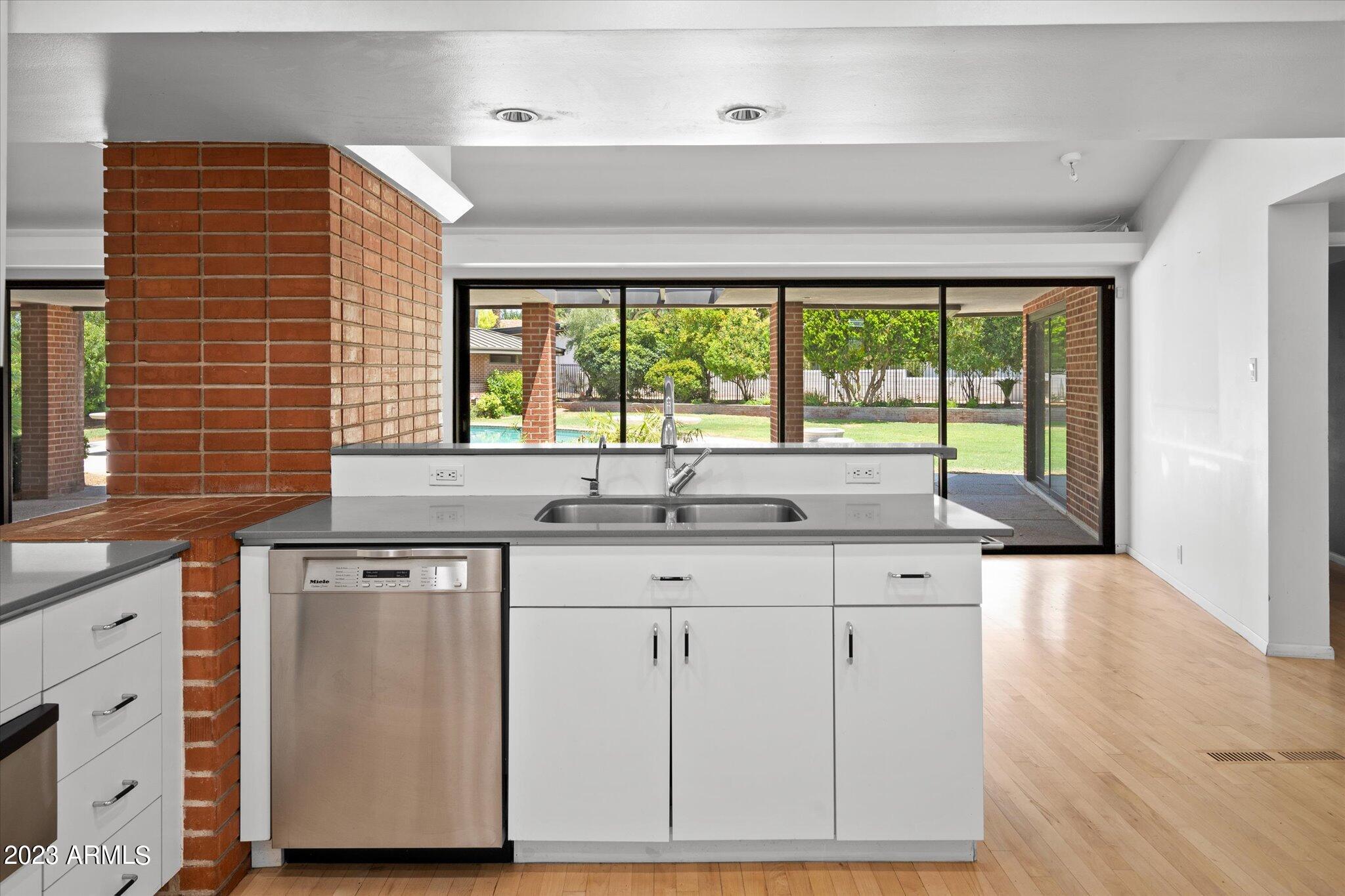 4828 E CALLE DEL MEDIO --