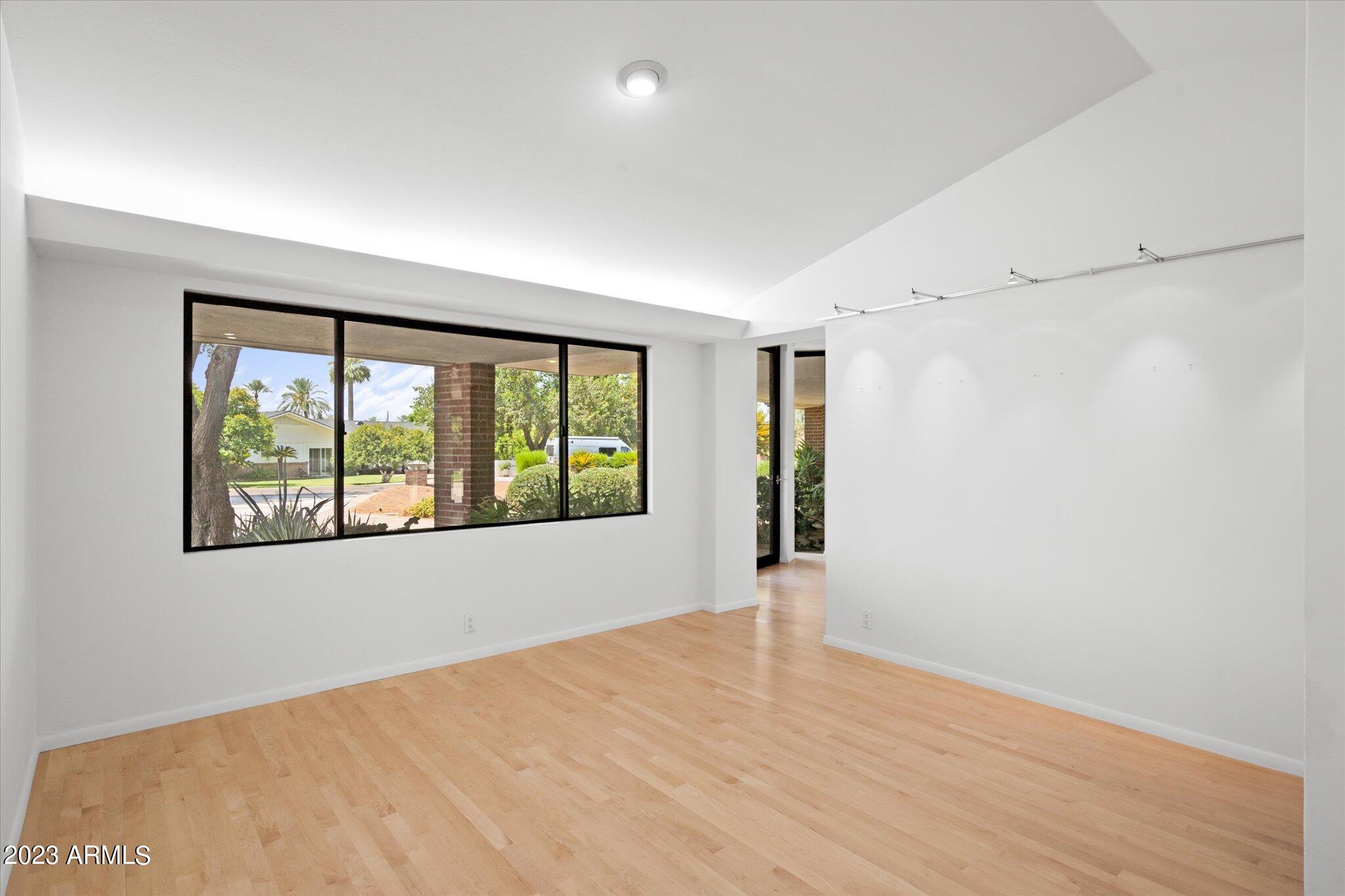 4828 E CALLE DEL MEDIO --