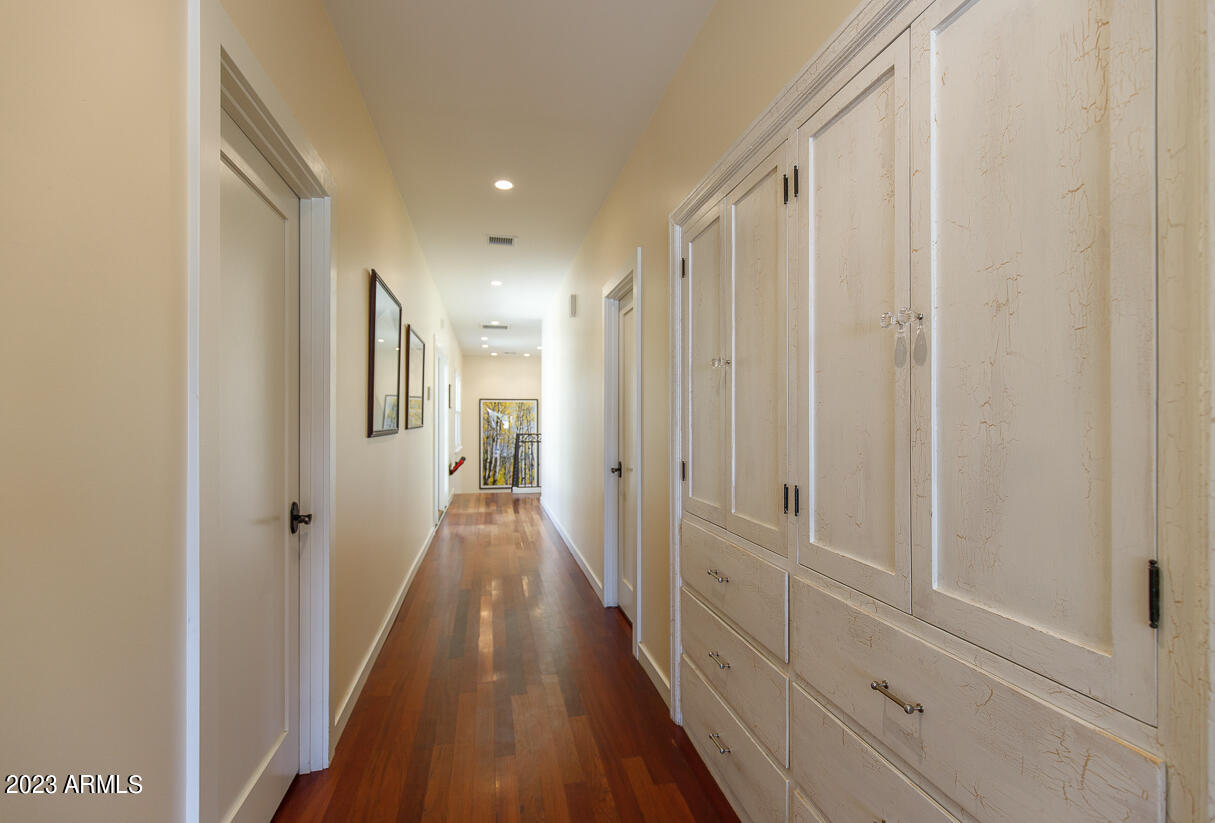 529 W Cypress Street
