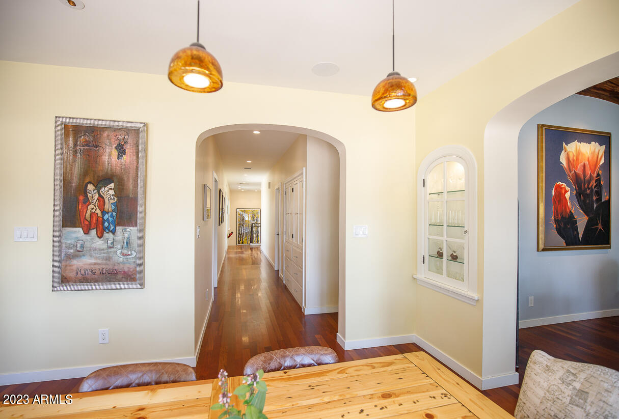 529 W Cypress Street