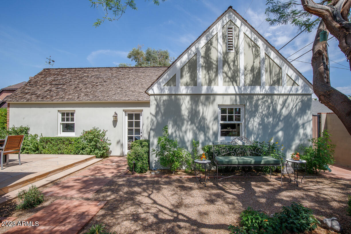 529 W Cypress Street
