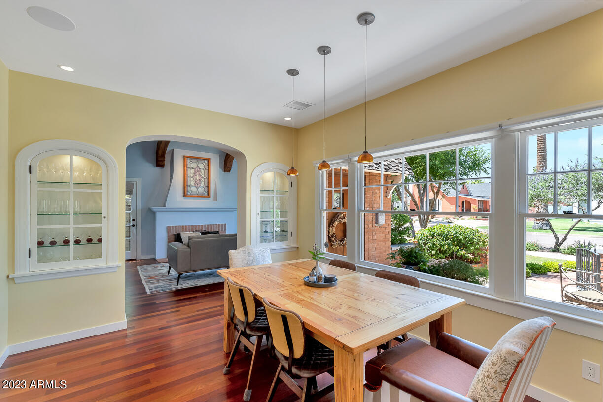 529 W Cypress Street