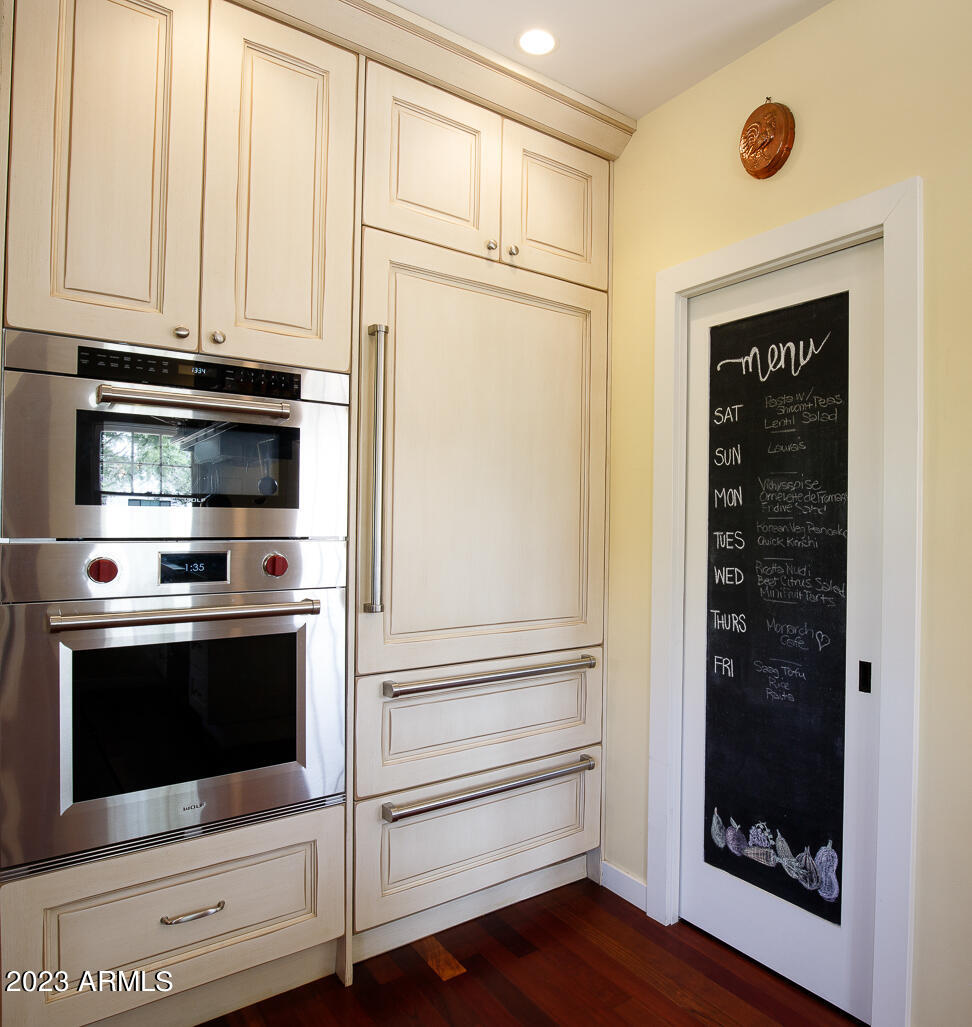 529 W Cypress Street