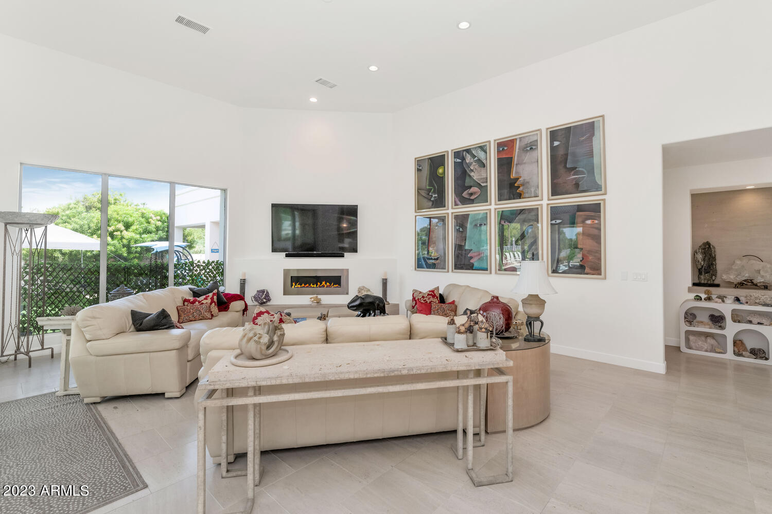 6636 E CARON Drive