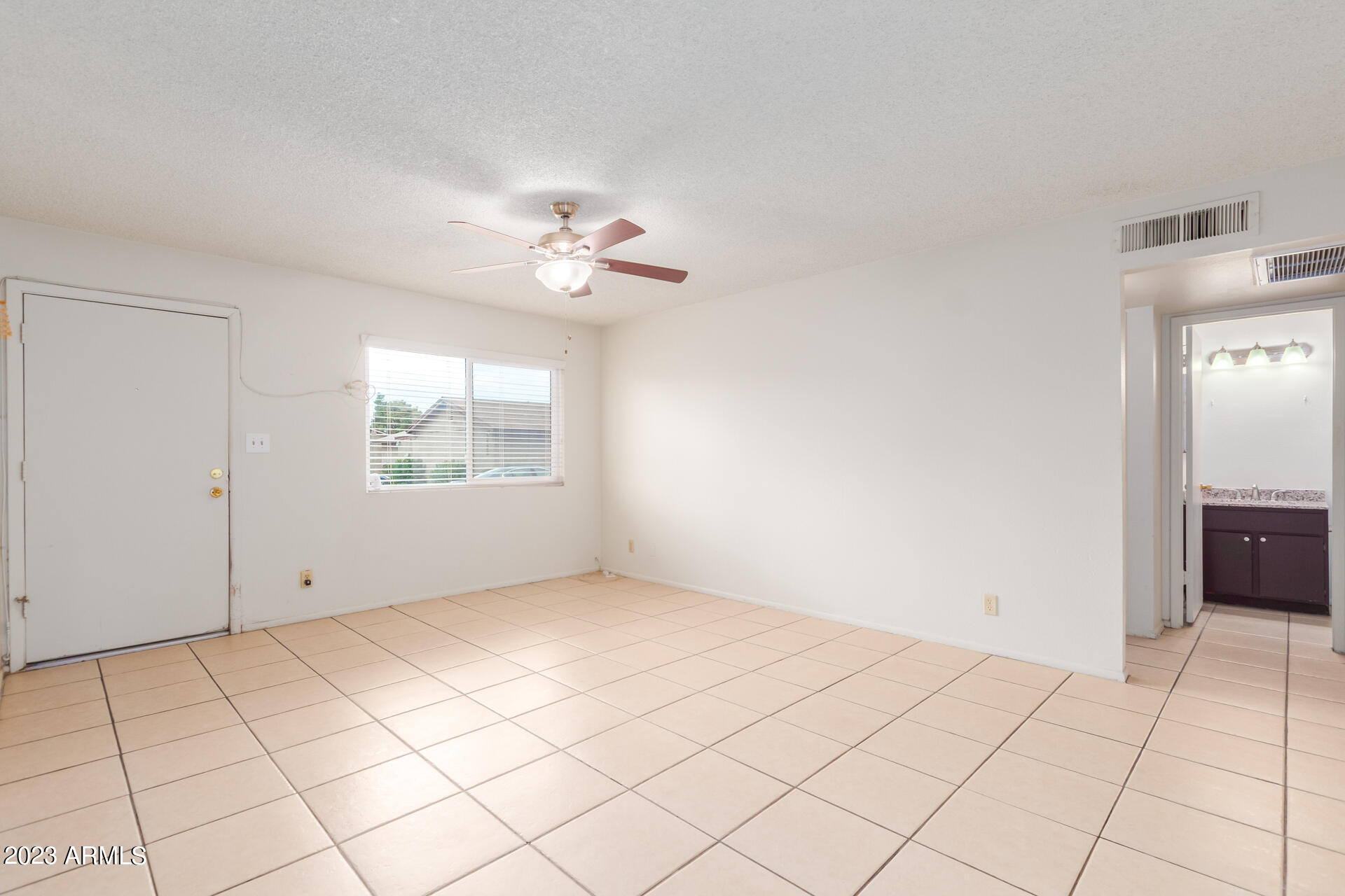 2630 E DON CARLOS Avenue