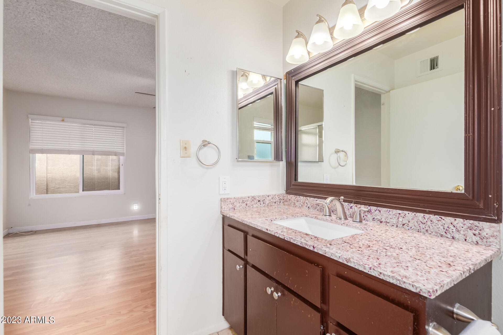 2630 E DON CARLOS Avenue