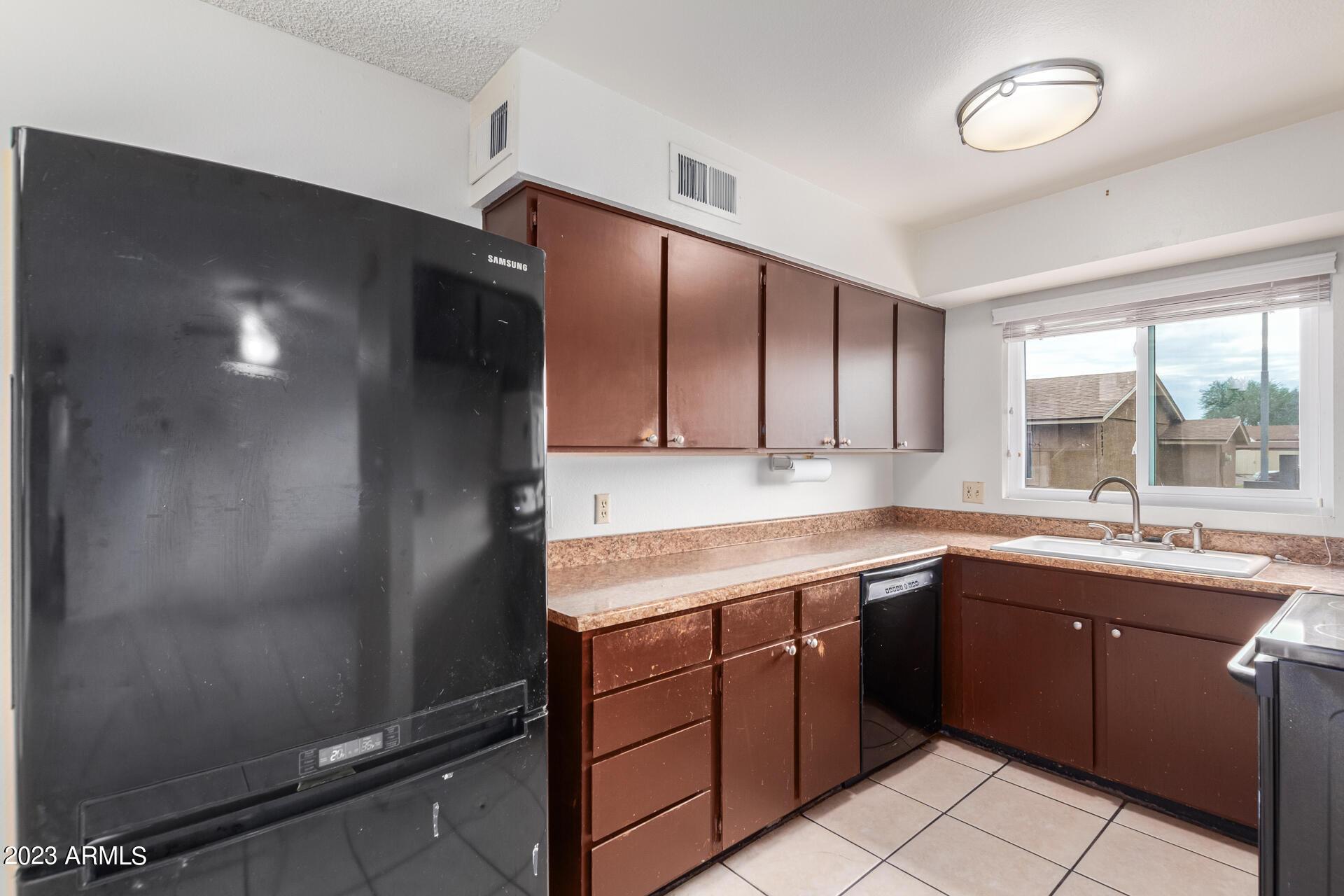 2630 E DON CARLOS Avenue