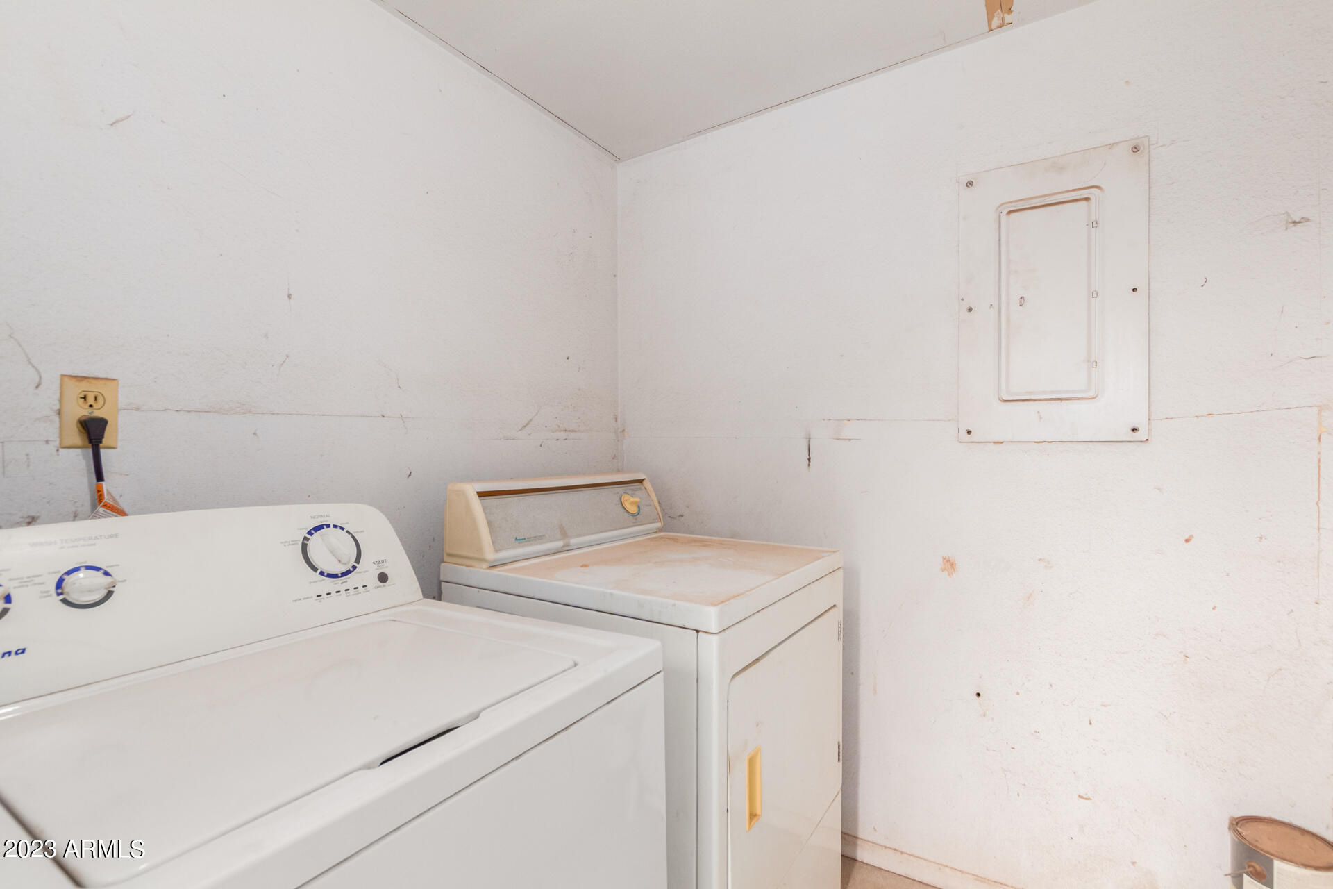 2630 E DON CARLOS Avenue