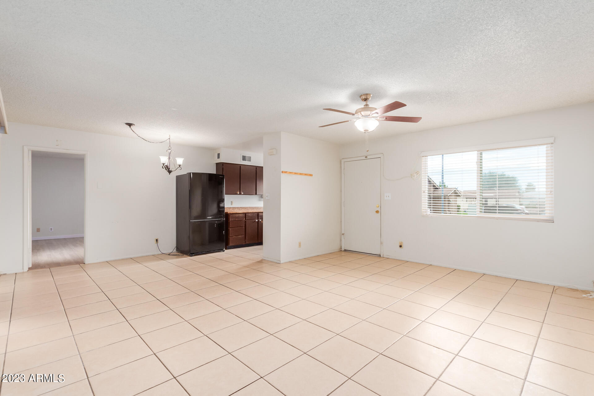 2630 E DON CARLOS Avenue