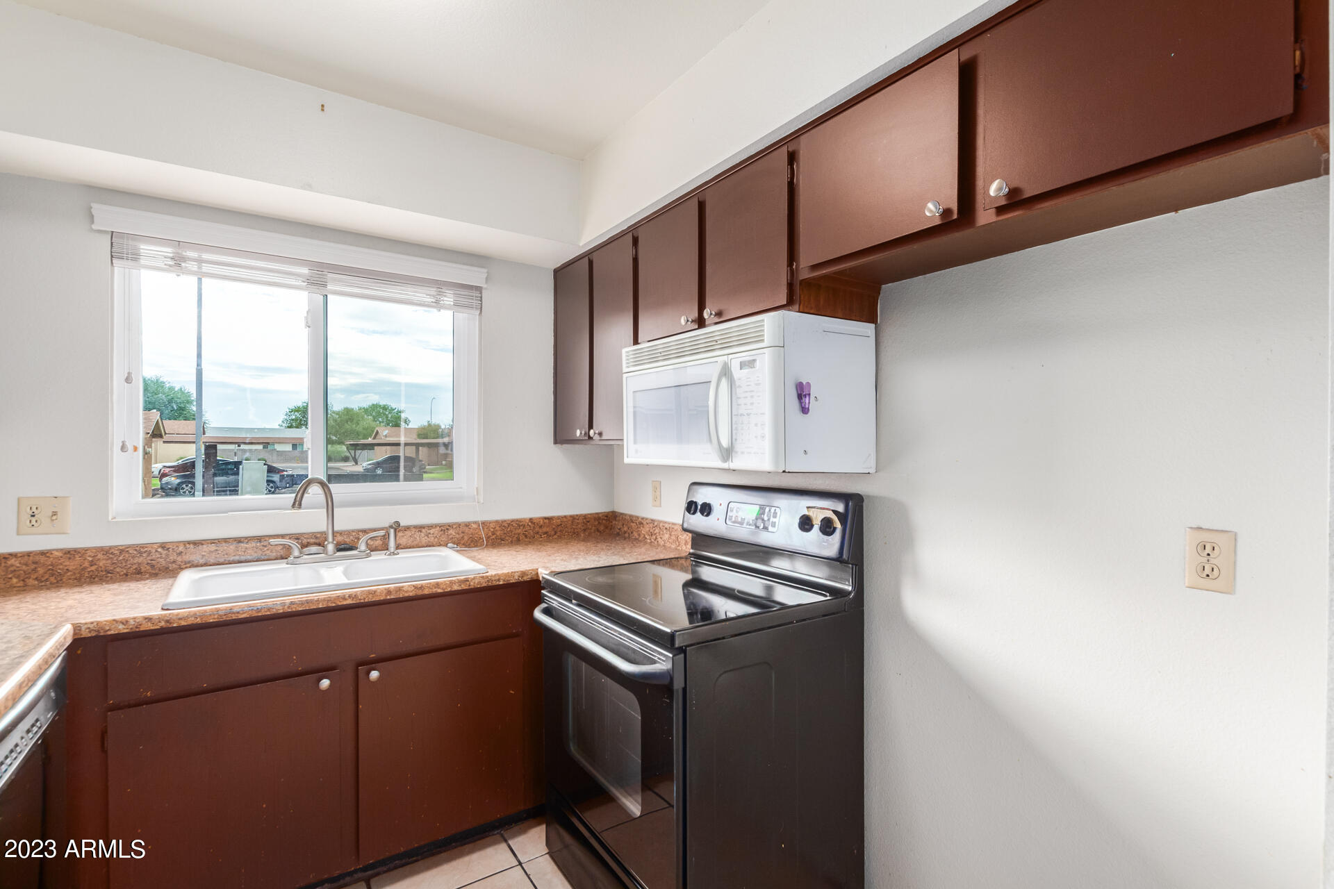 2630 E DON CARLOS Avenue