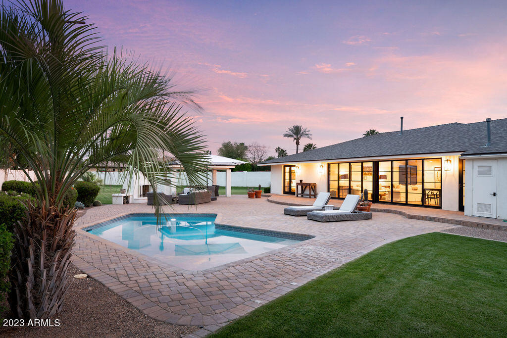 6840 E BONITA Drive