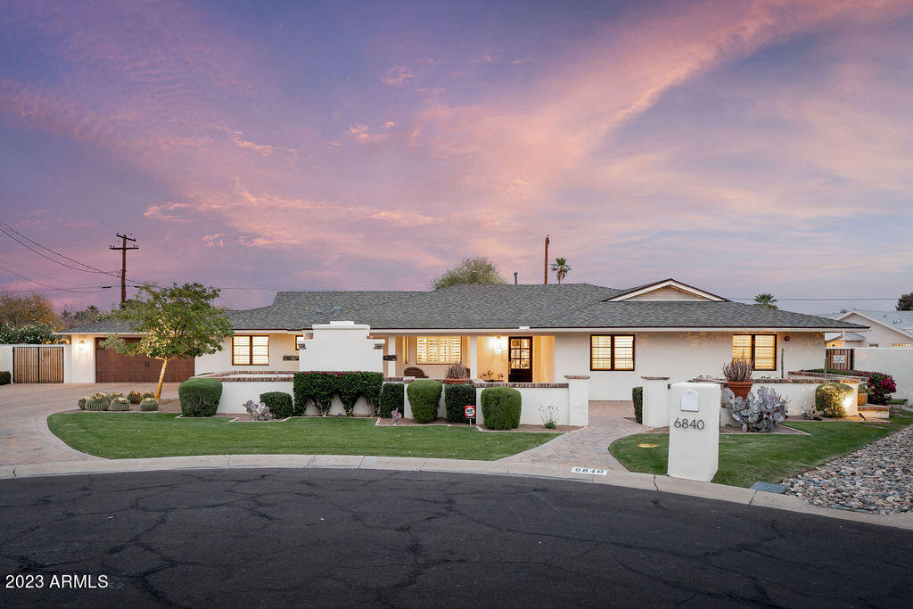 6840 E BONITA Drive