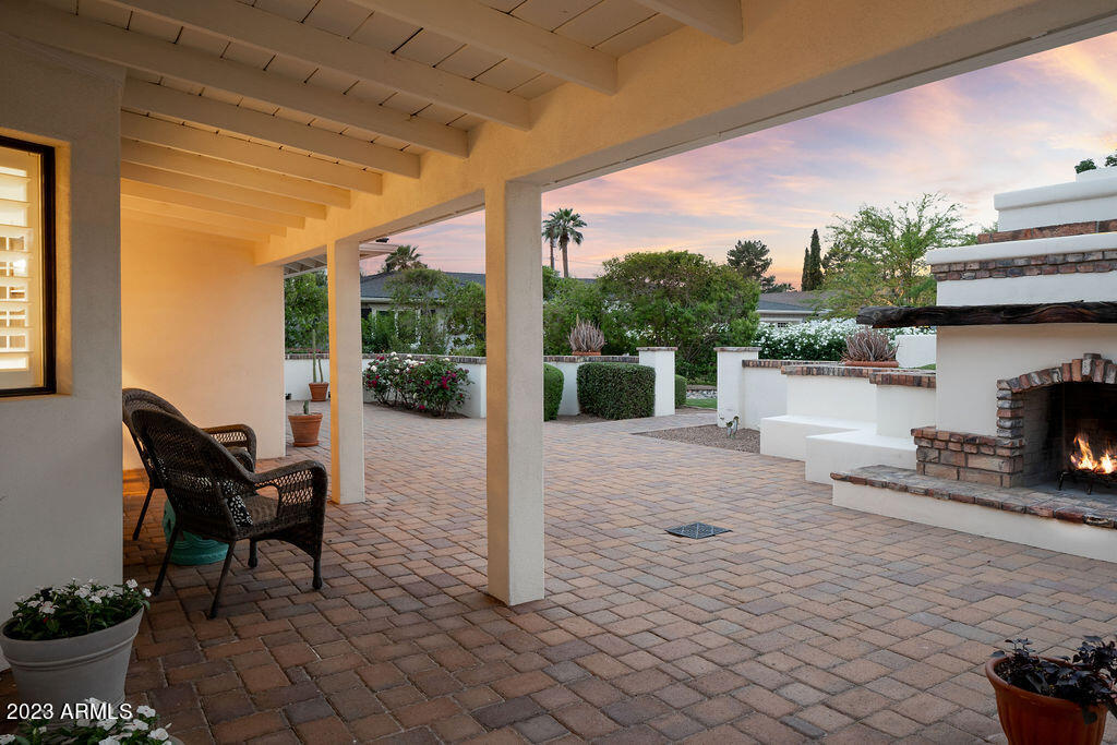 6840 E BONITA Drive