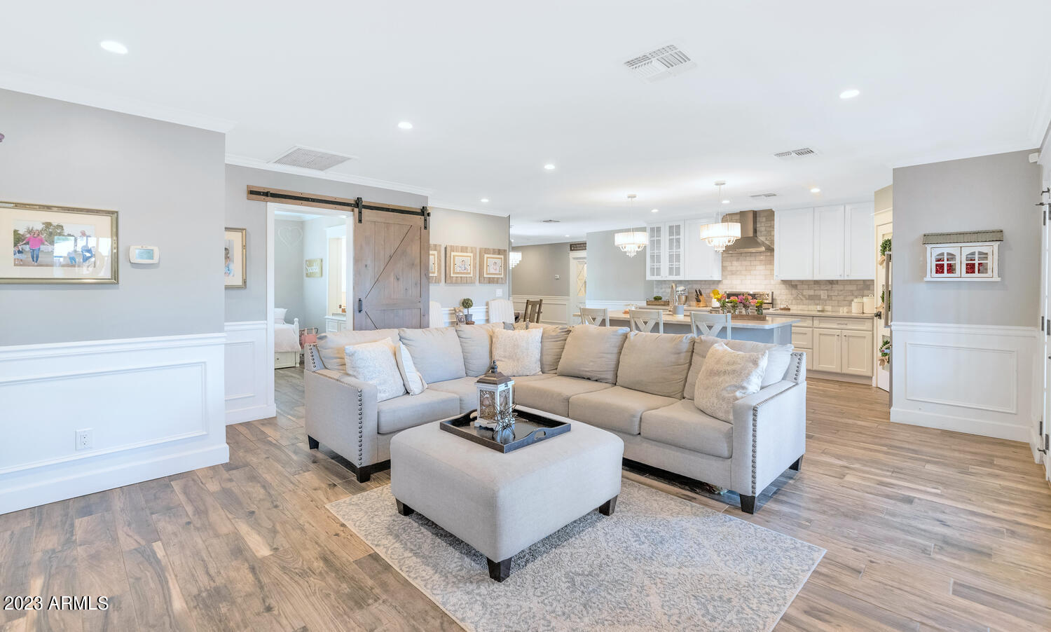 4628 E WINDSOR Avenue