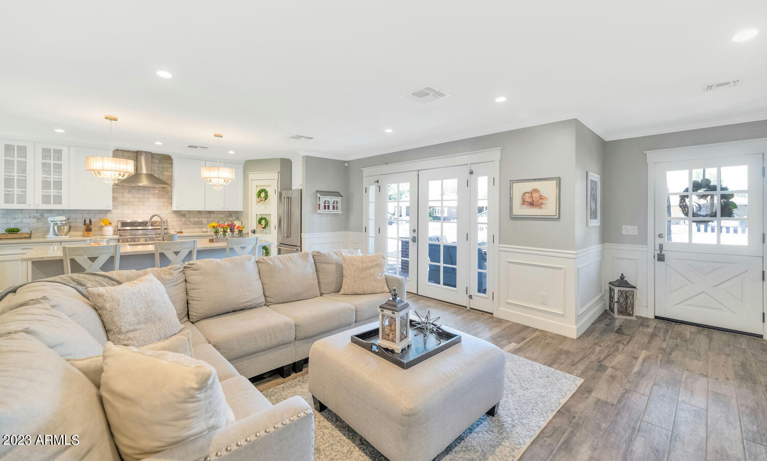 4628 E WINDSOR Avenue