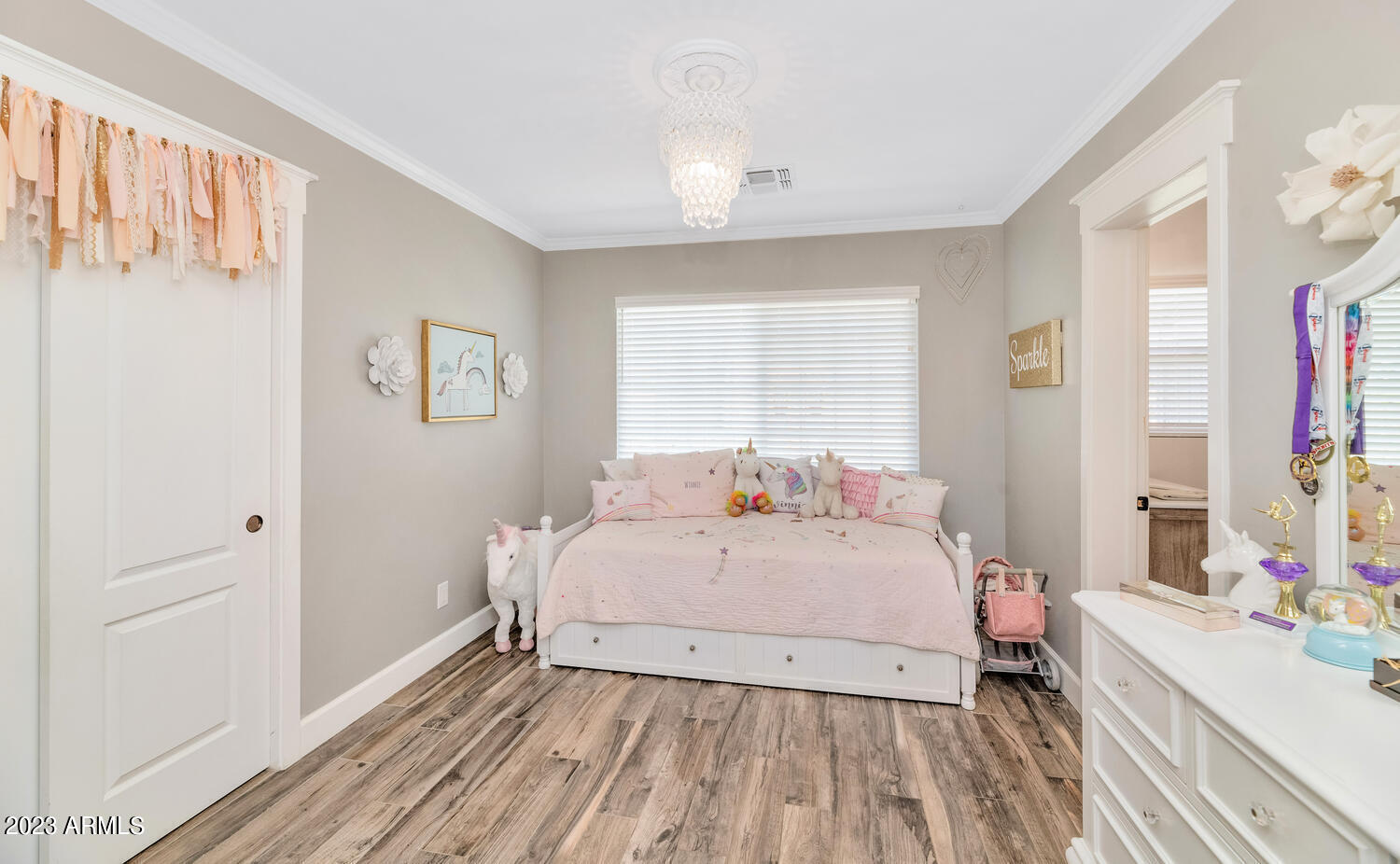 4628 E WINDSOR Avenue