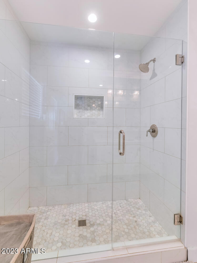 4628 E WINDSOR Avenue