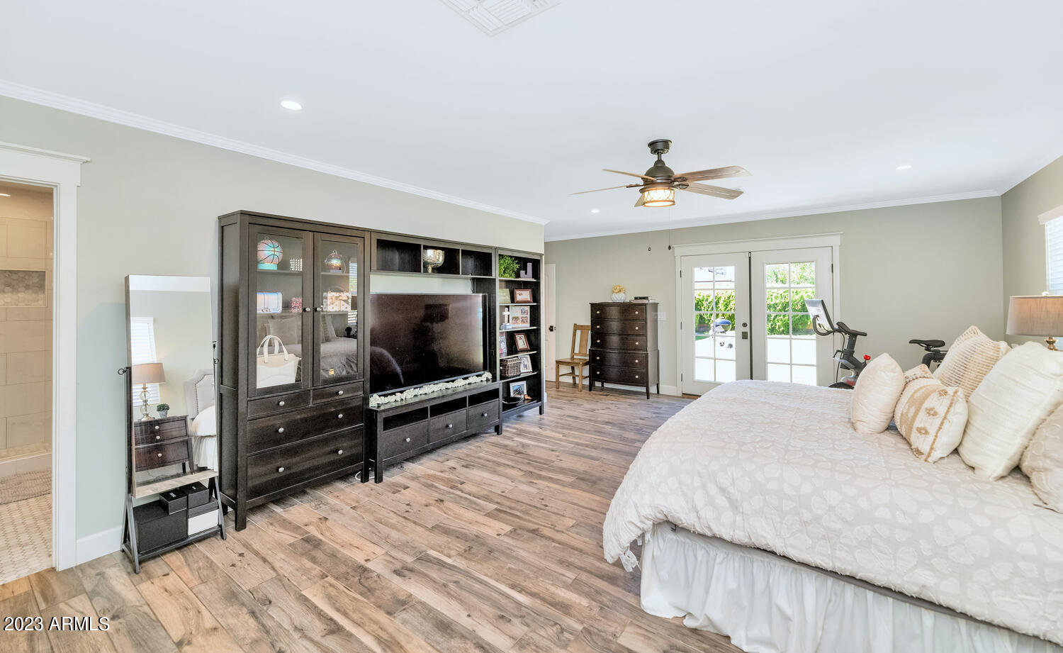 4628 E WINDSOR Avenue