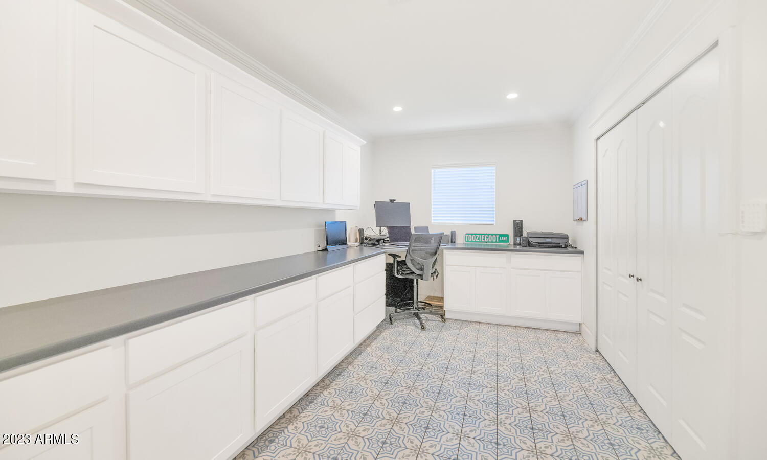 4628 E WINDSOR Avenue