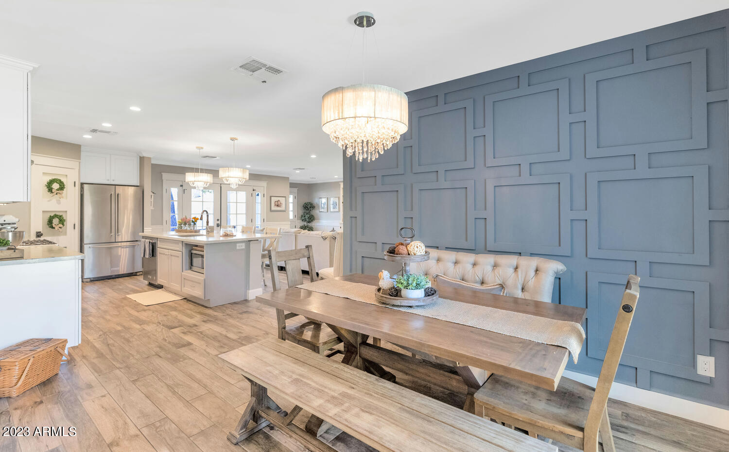 4628 E WINDSOR Avenue