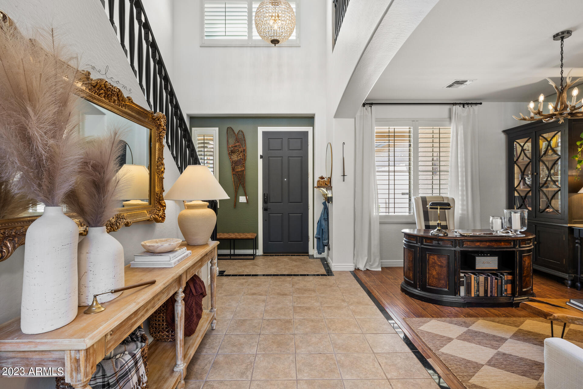 874 W WHITTEN Street